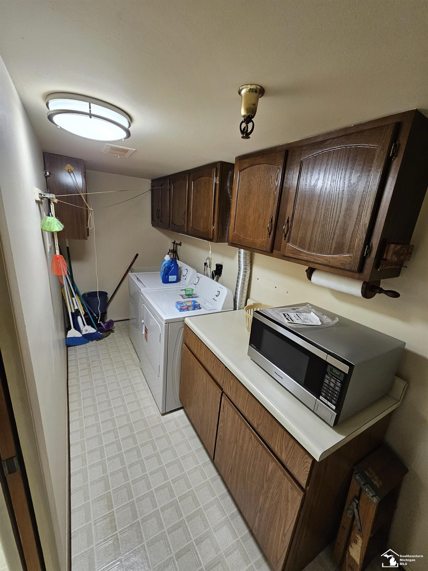 18145 University Park Drive, Livonia, MI 48152 — Photo 9