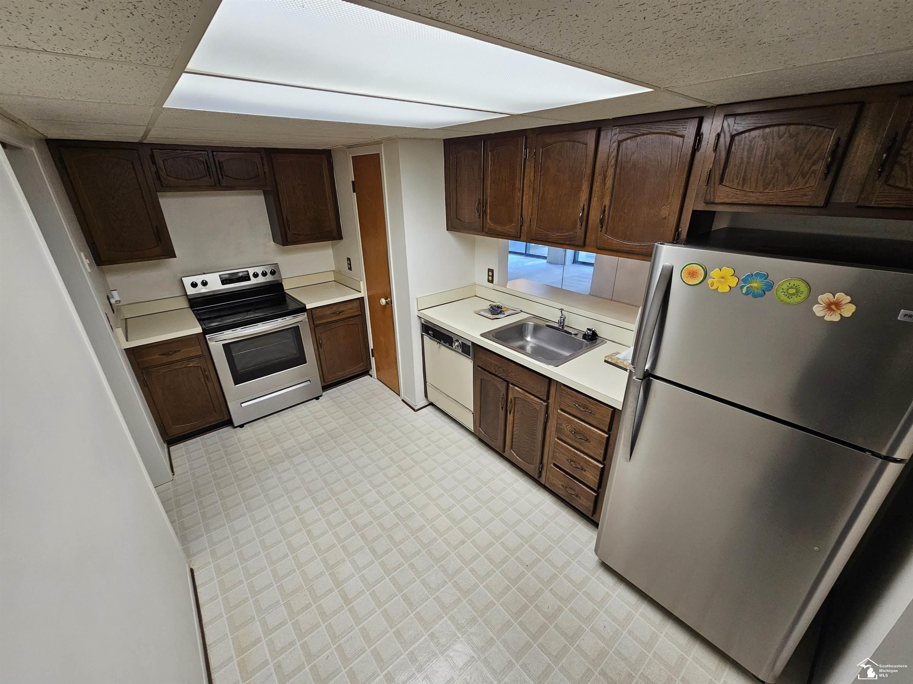18145 University Park Drive, Livonia, MI 48152 — Photo 10