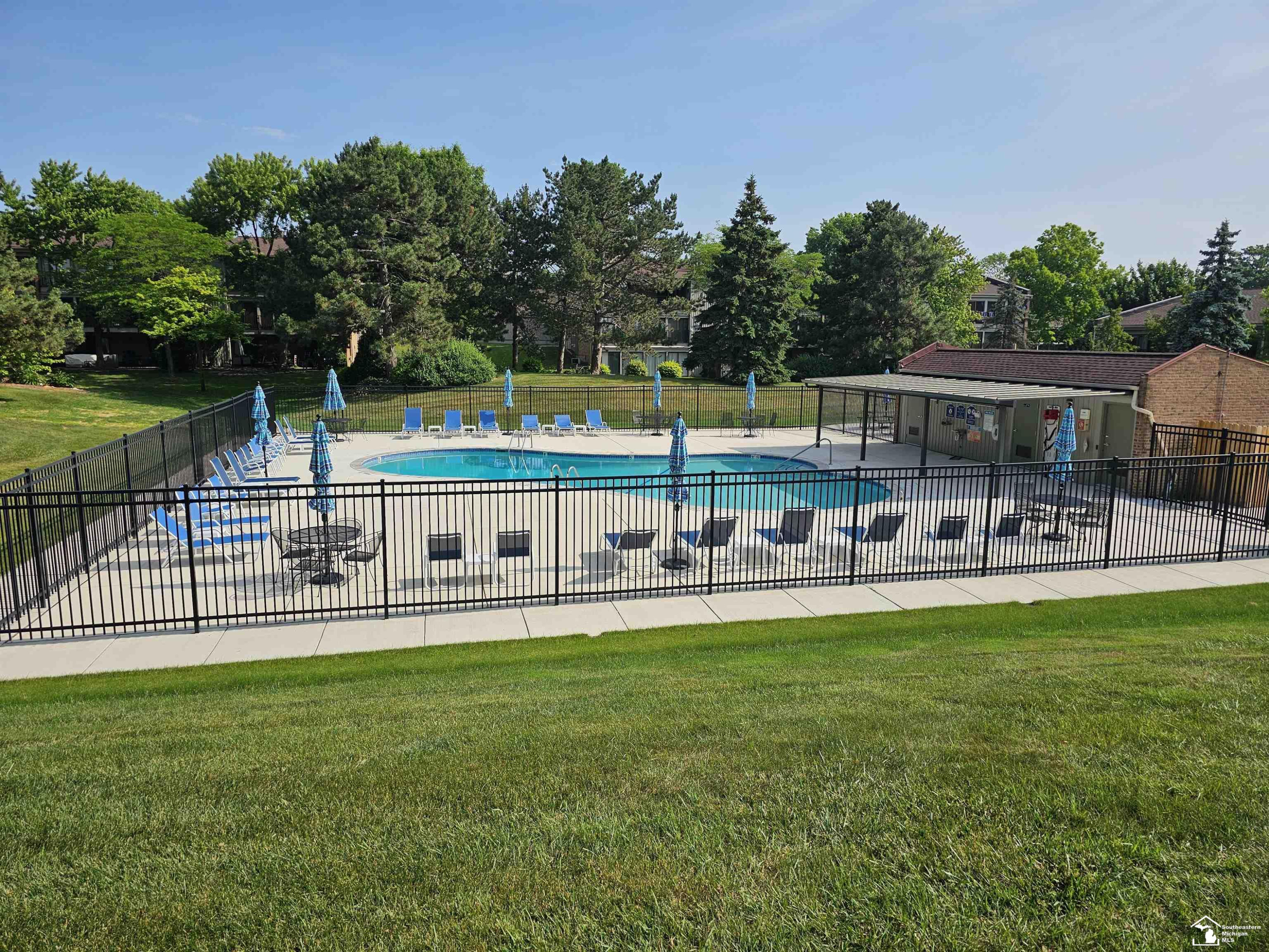18145 University Park Drive, Livonia, MI 48152 — Photo 14