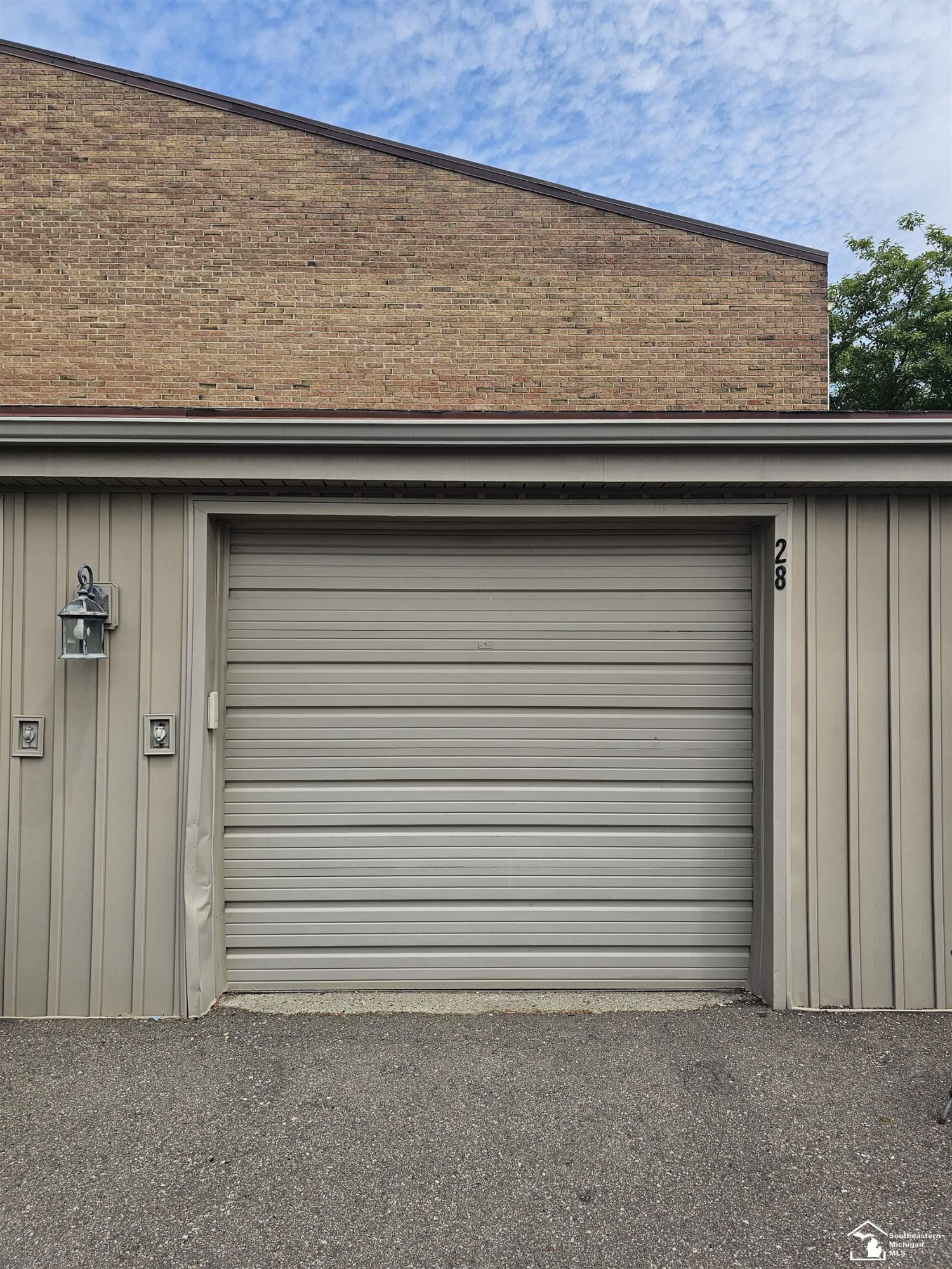 18145 University Park Drive, Livonia, MI 48152 — Photo 15