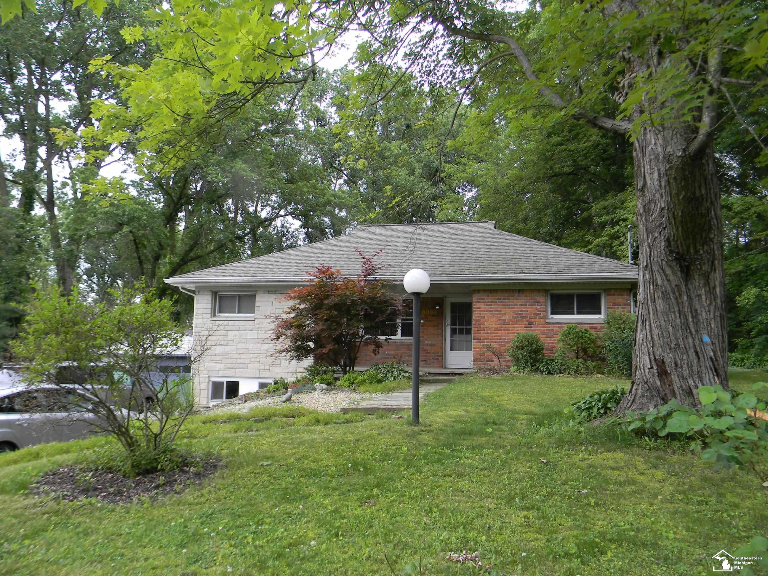 6864 Hazeldell Drive, Temperance, MI 48182
