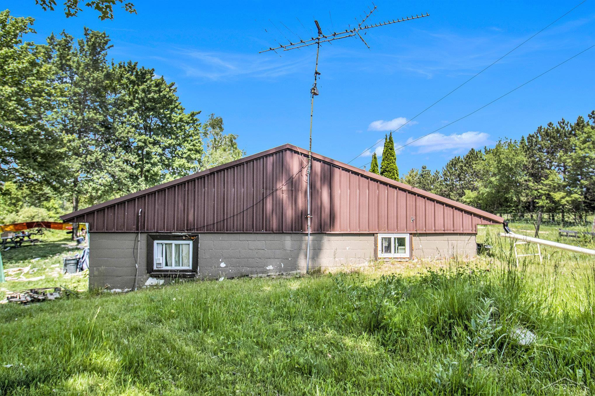 2450 S Harrison Avenue, Harrison, MI 48625 — Photo 13