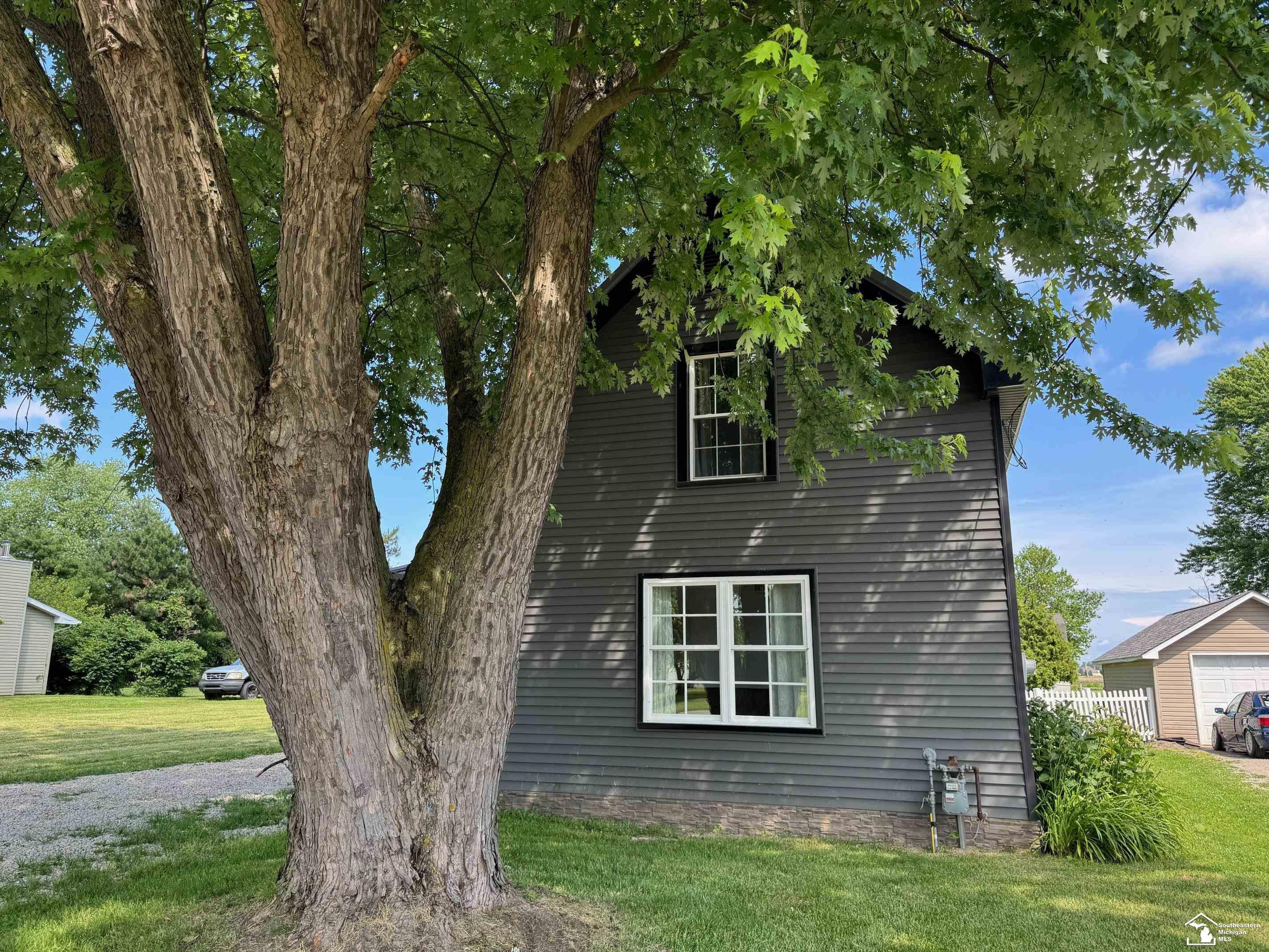 9714 S Dixie Highway, Erie, MI — front exterior