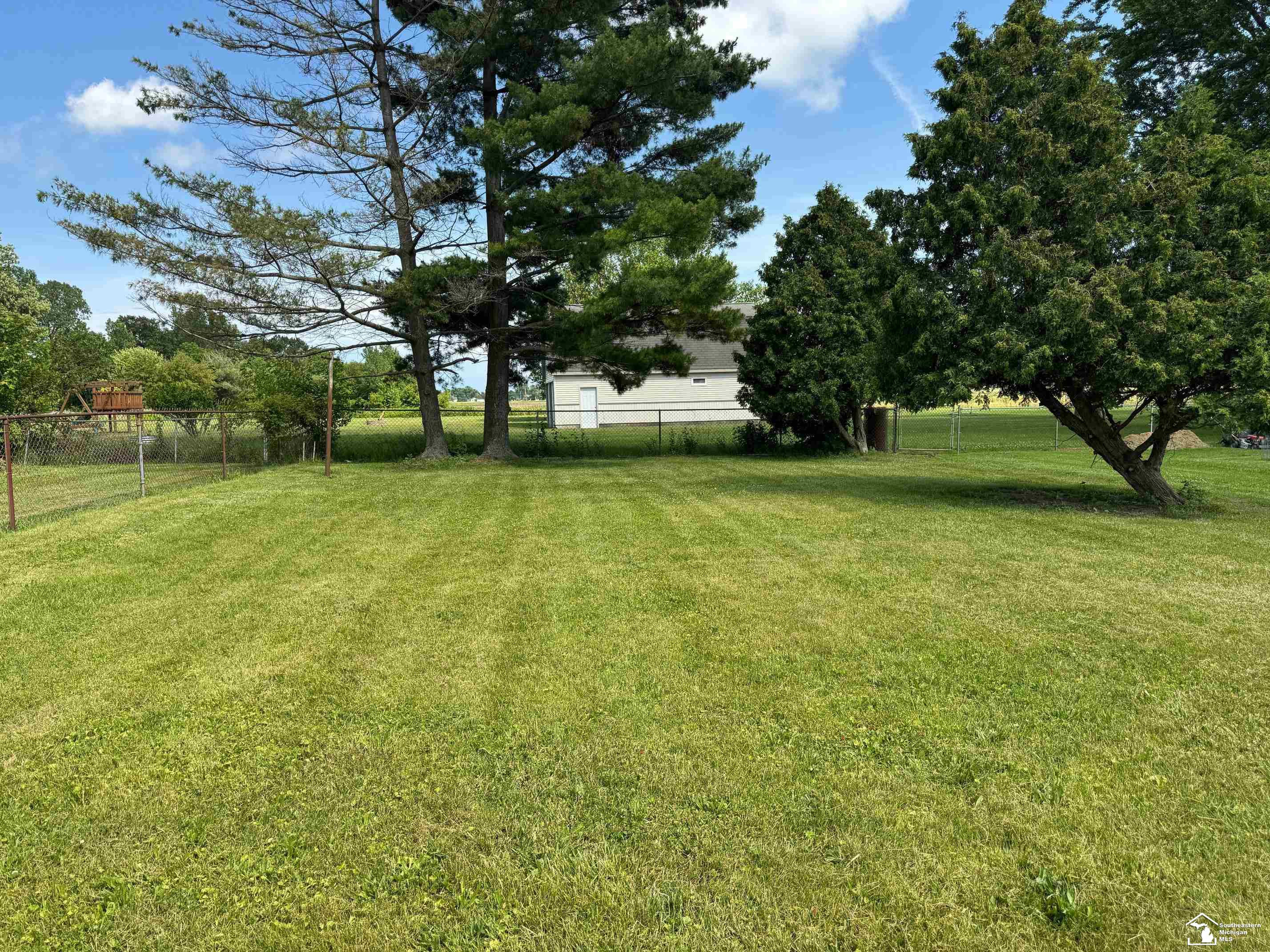 9714 S Dixie Highway, Erie, MI — Photo 2
