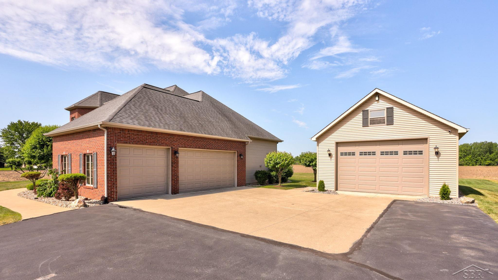 5859 N Center Road, Saginaw, MI 48604 — Photo 4