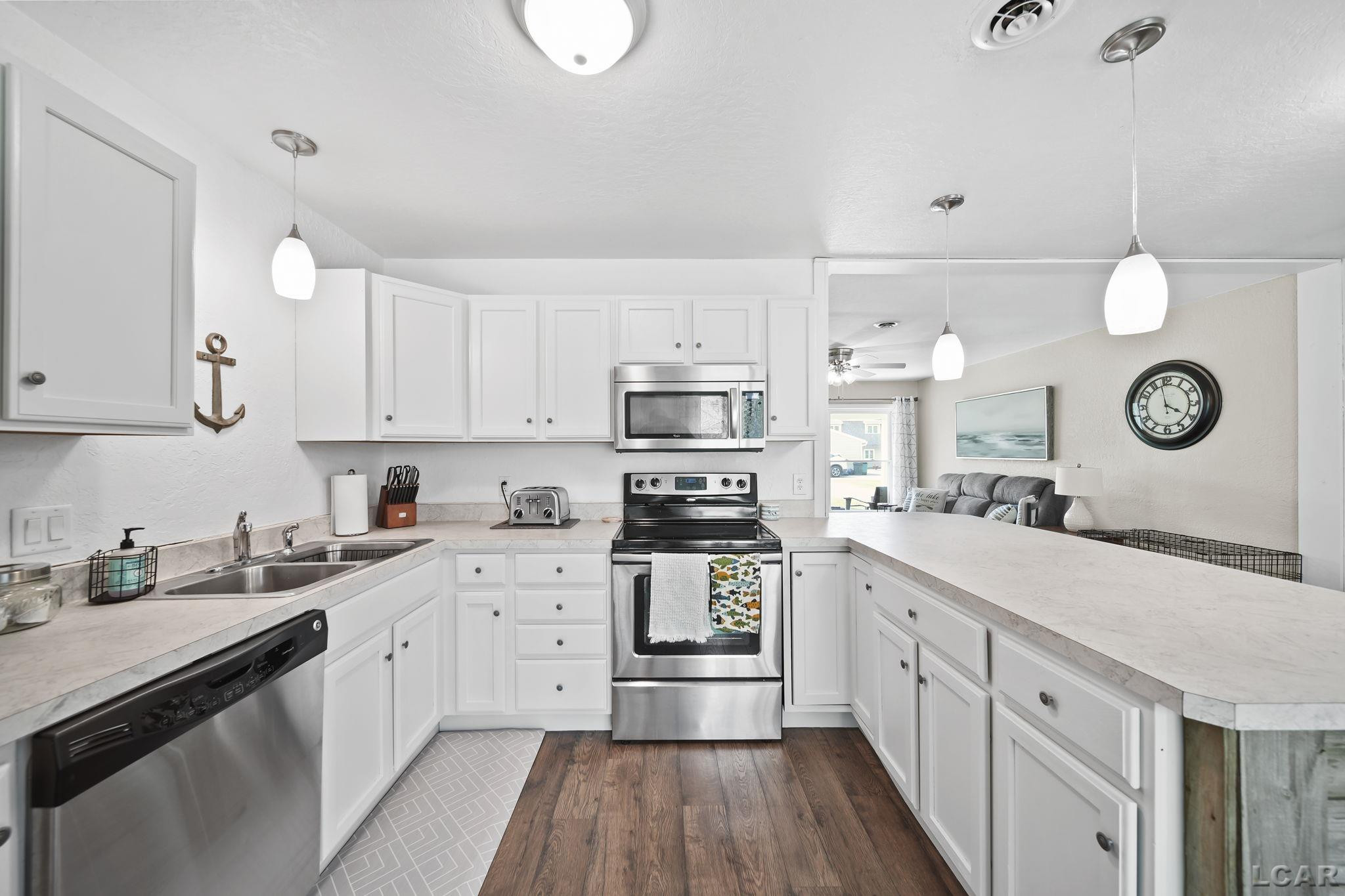 5541 Pleasant Valley Road, Manitou Beach, MI 49253 — Photo 15