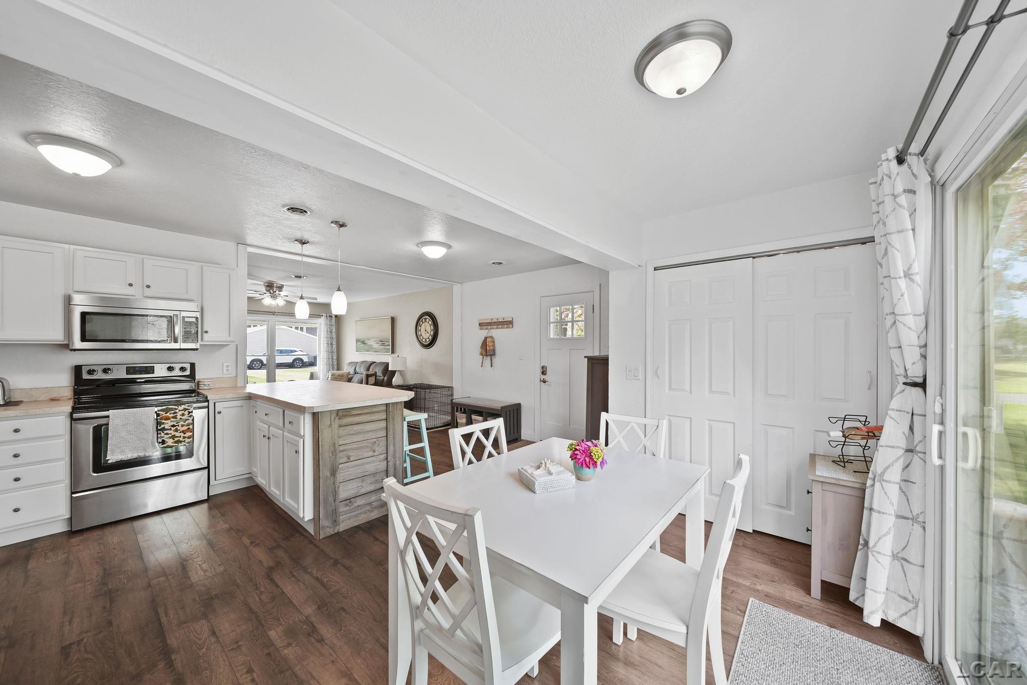 5541 Pleasant Valley Road, Manitou Beach, MI 49253 — Photo 18