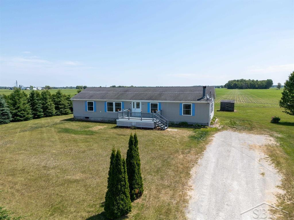 3227 S 11 Mile Road, Auburn, MI 48611 — Photo 2