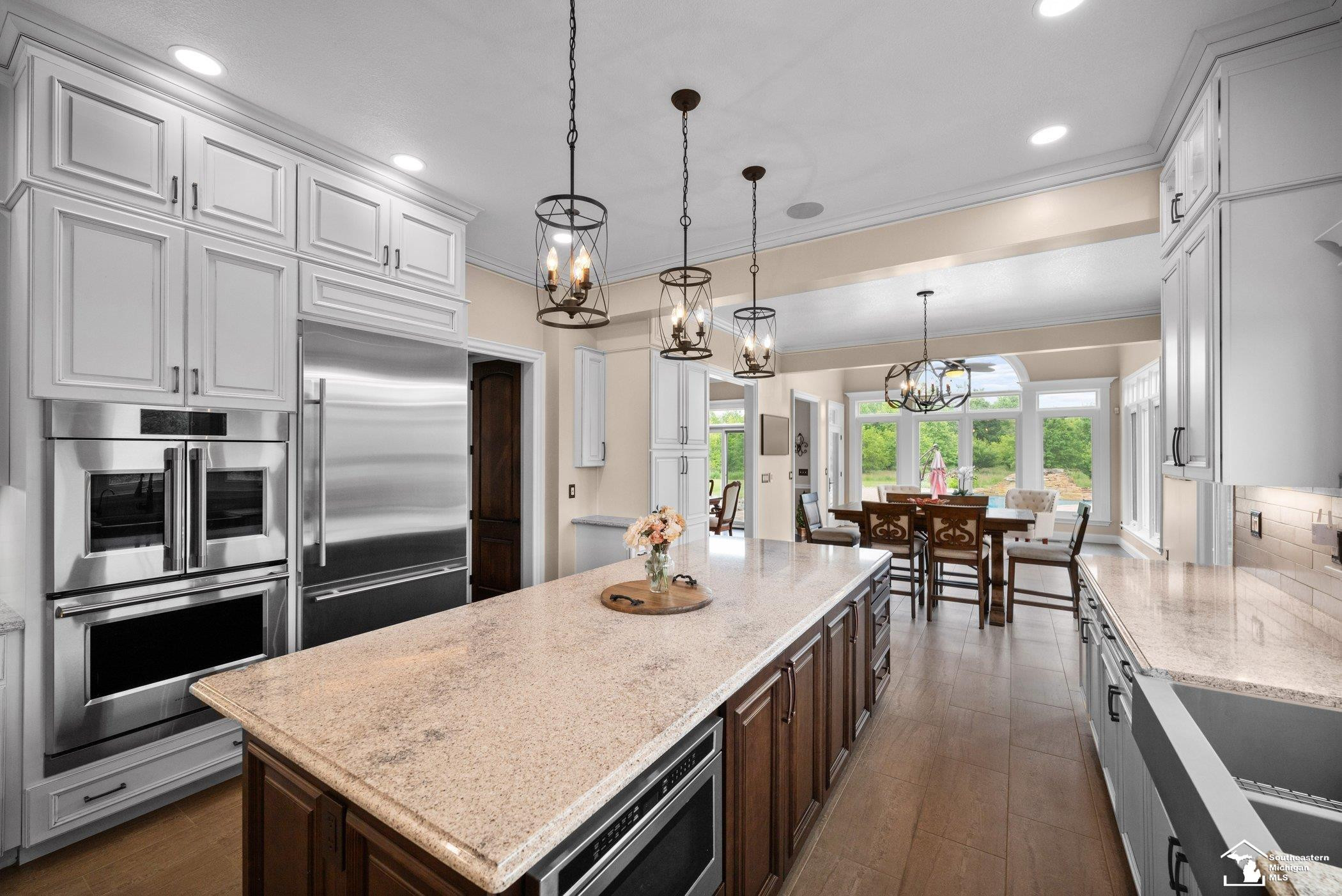 11694 Robinshire Street, Temperance, MI 48182 — Photo 9