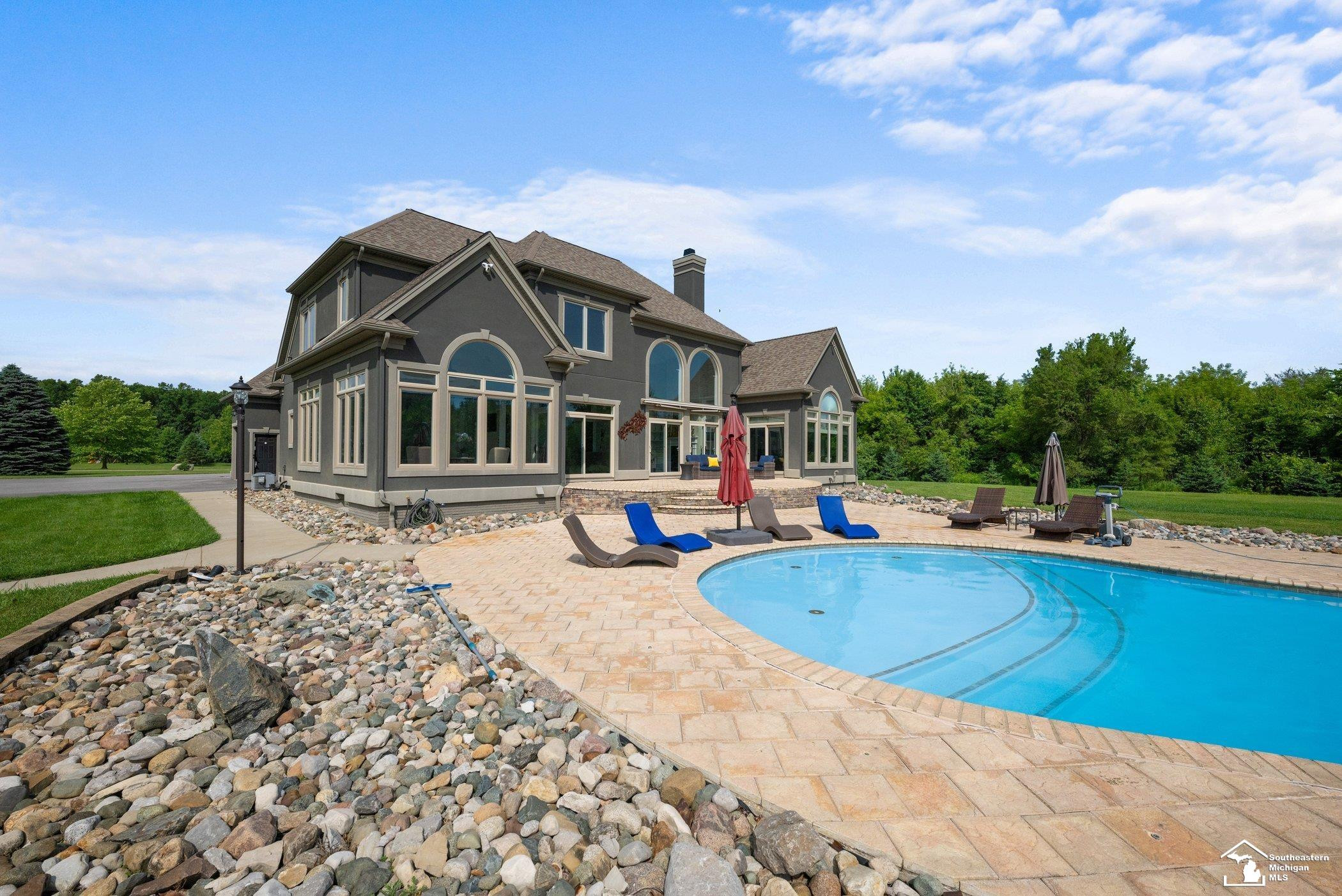 11694 Robinshire Street, Temperance, MI 48182 — Photo 38