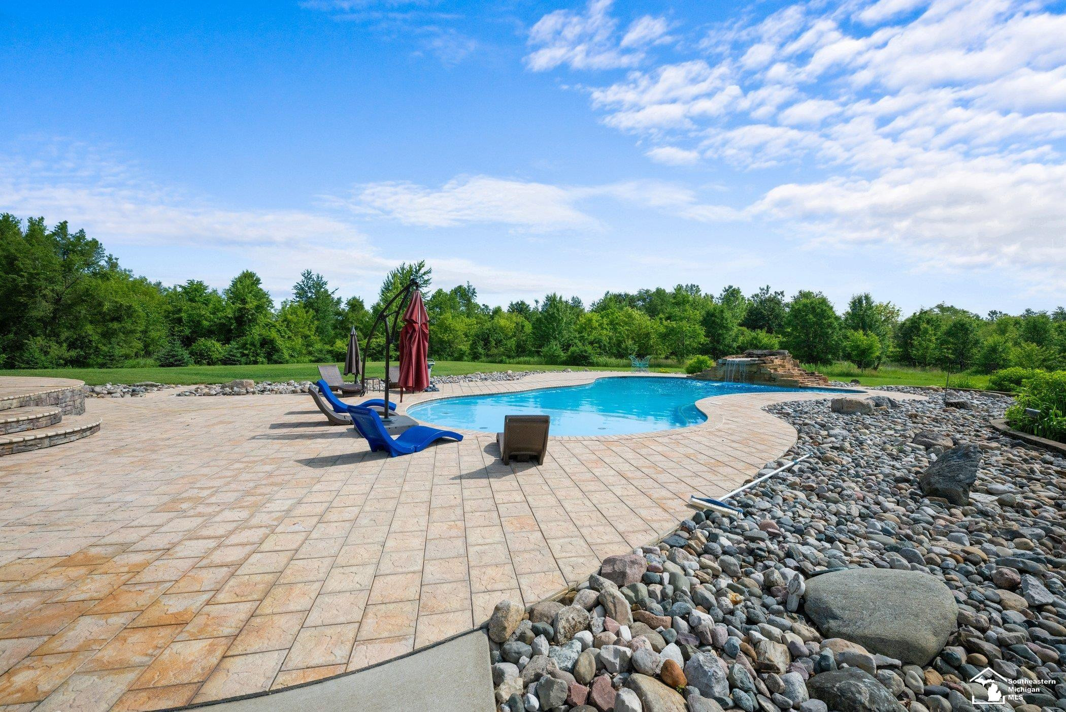 11694 Robinshire Street, Temperance, MI 48182 — Photo 41