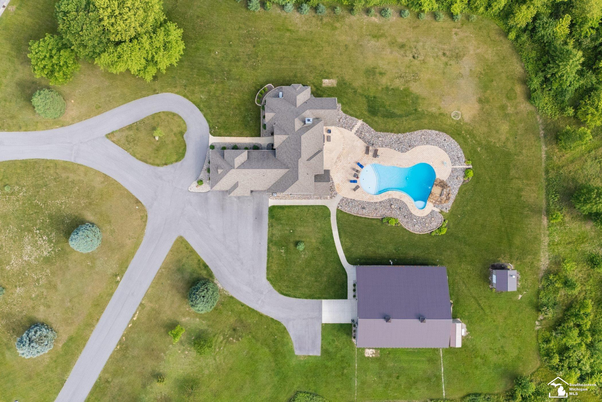 11694 Robinshire Street, Temperance, MI 48182 — Photo 42