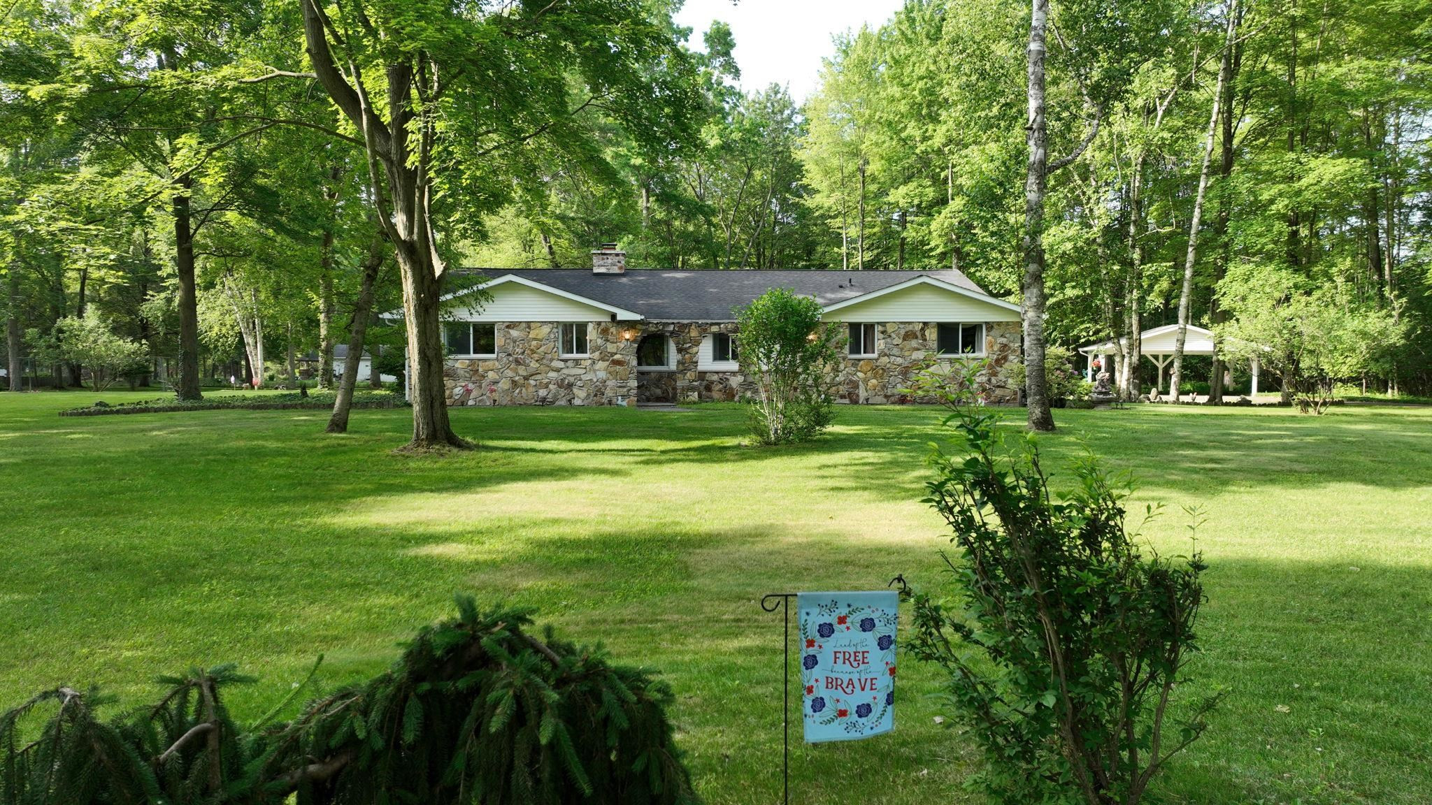 5724 E Townline Road, Birch Run, MI 48415 — front exterior