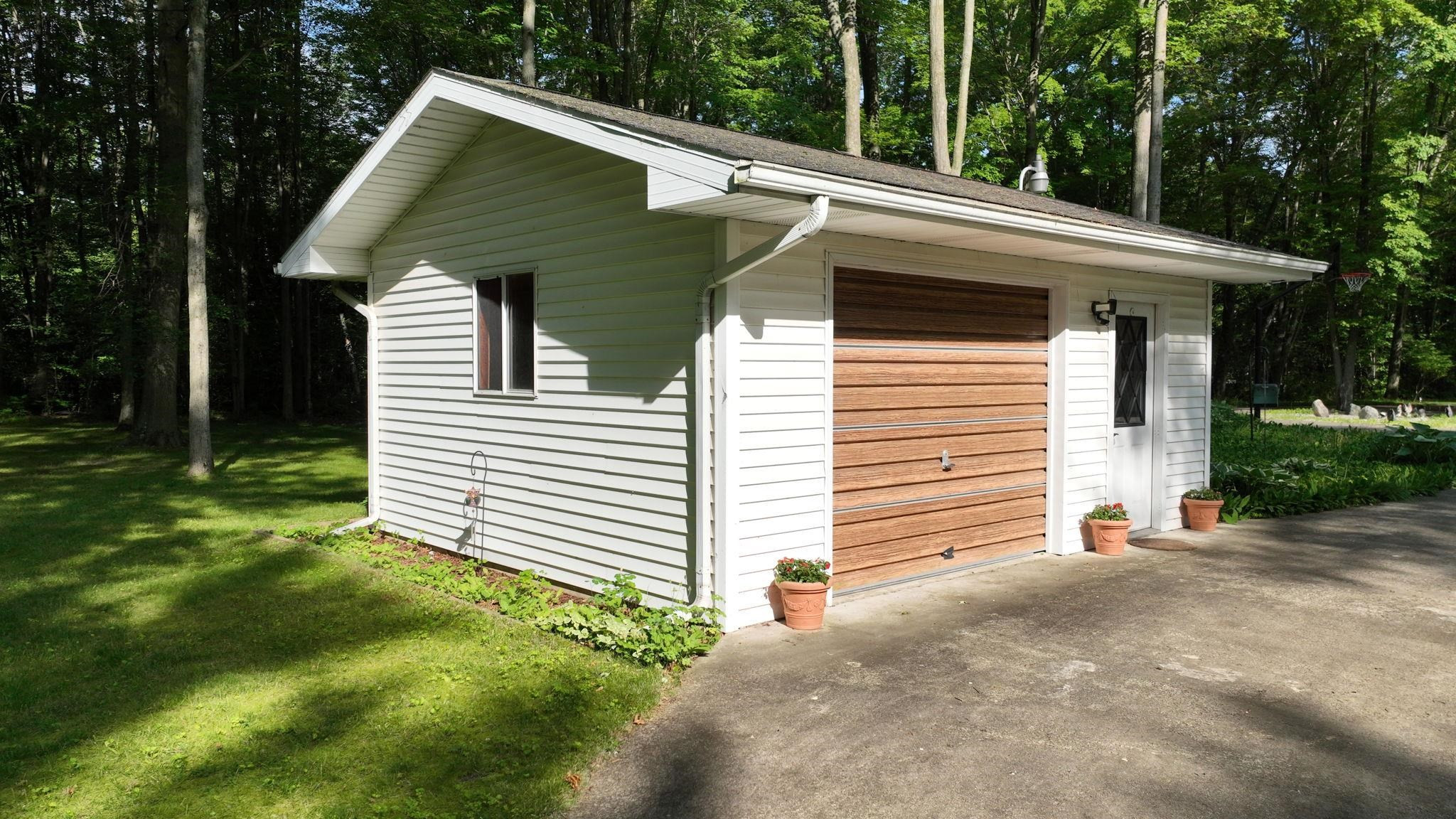 5724 E Townline Road, Birch Run, MI 48415 — Photo 47