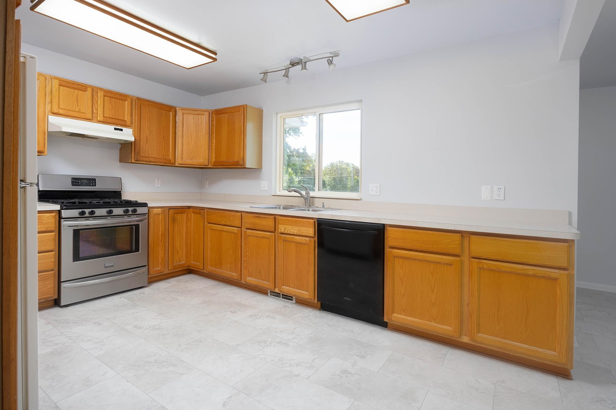 19211 31 mile Road, MI — Photo 14