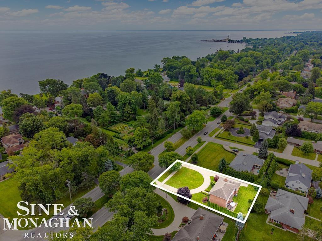 1001 Lake Shore Road, Grosse Pointe Shores, MI 48236 — Photo 2
