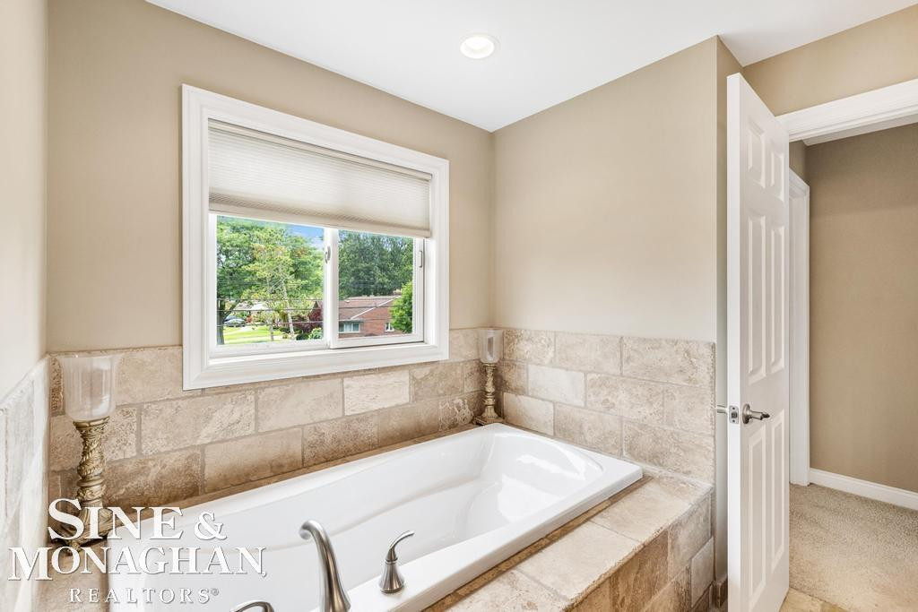 1001 Lake Shore Road, Grosse Pointe Shores, MI 48236 — Photo 23