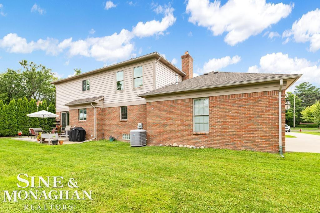 1001 Lake Shore Road, Grosse Pointe Shores, MI 48236 — Photo 36