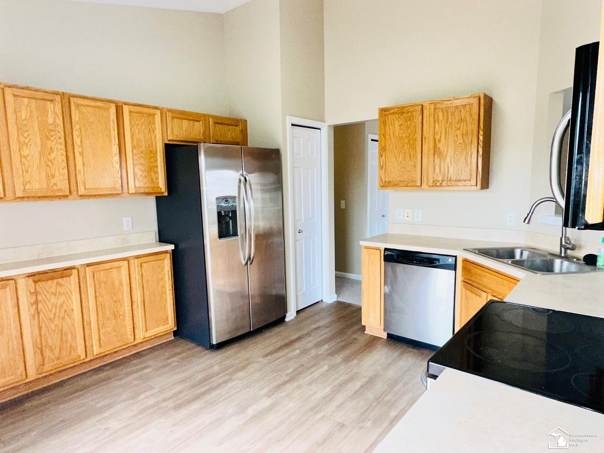 26687 Kirkway Circle, MI 48183 — Photo 11