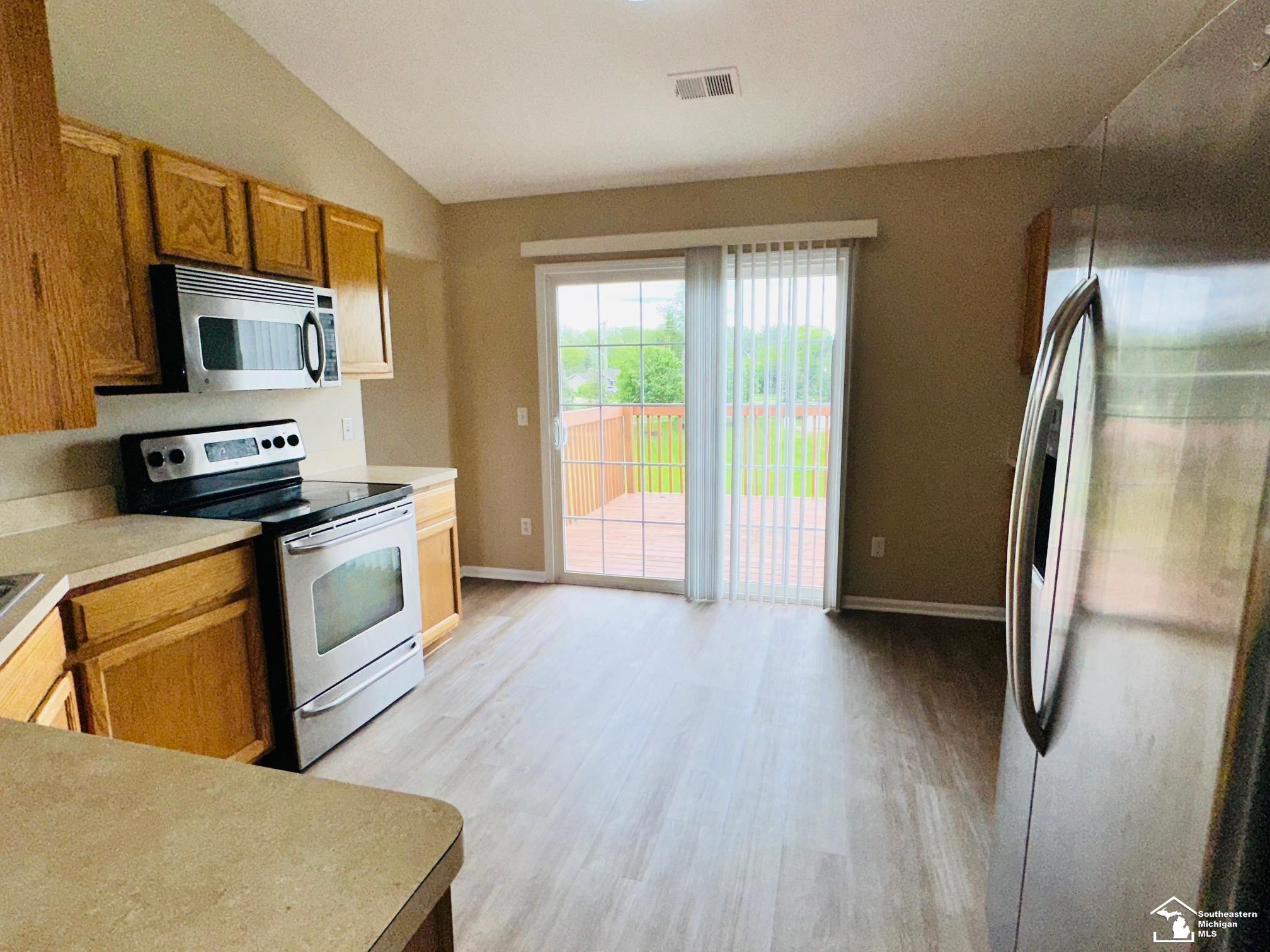 26687 Kirkway Circle, MI 48183 — Photo 13