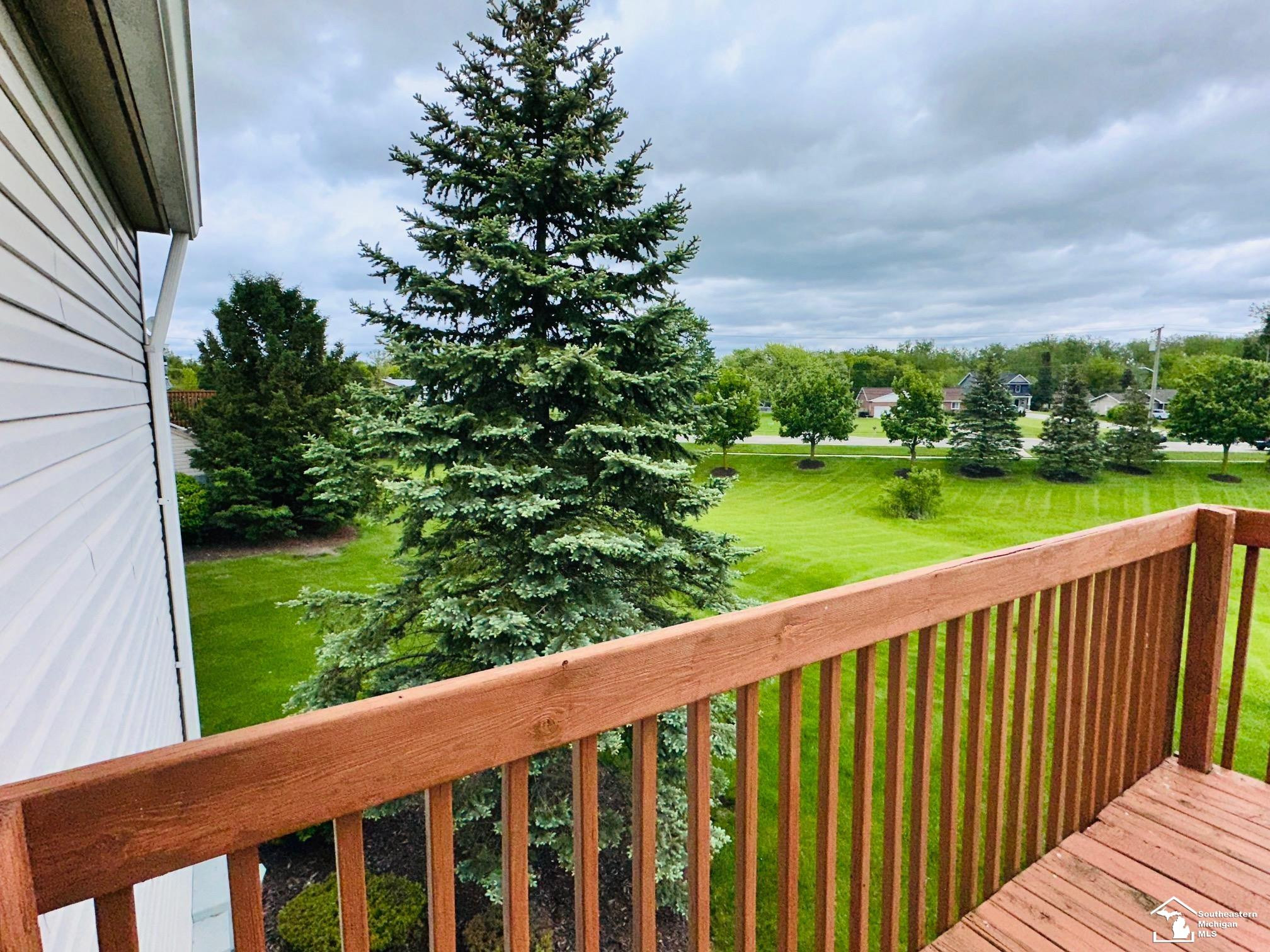 26687 Kirkway Circle, MI 48183 — Photo 16