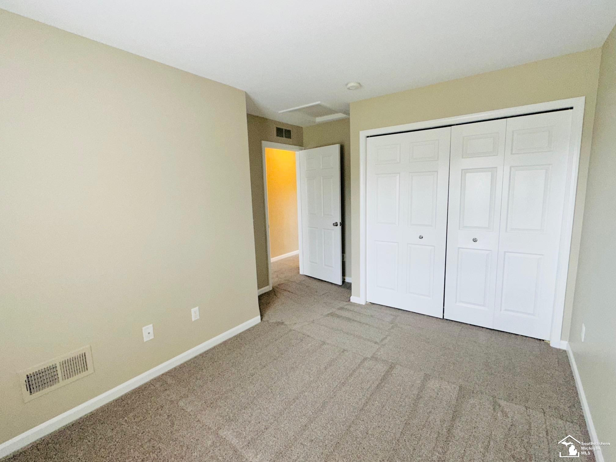 26687 Kirkway Circle, MI 48183 — Photo 27