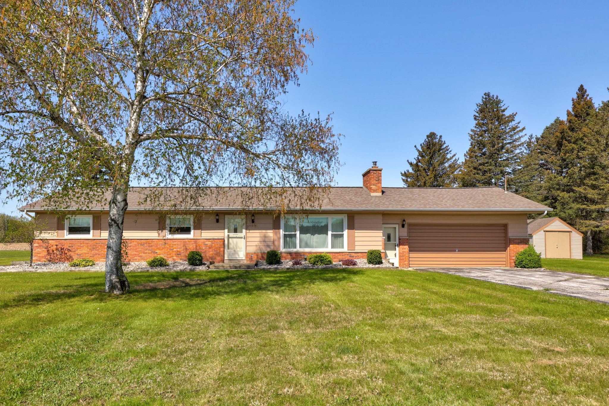 9800 Gera Road, Birch Run, MI 48415 — front exterior