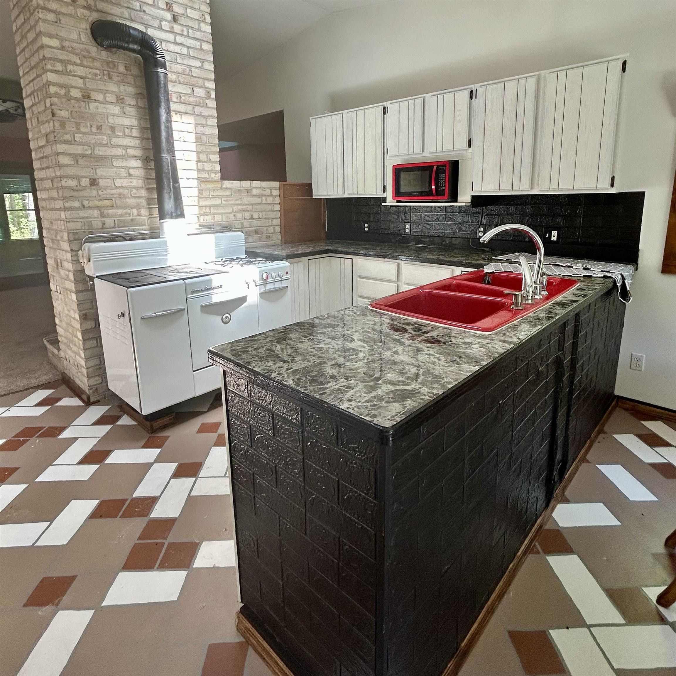 218 W Stover Road, Standish, MI 48658 — Photo 5
