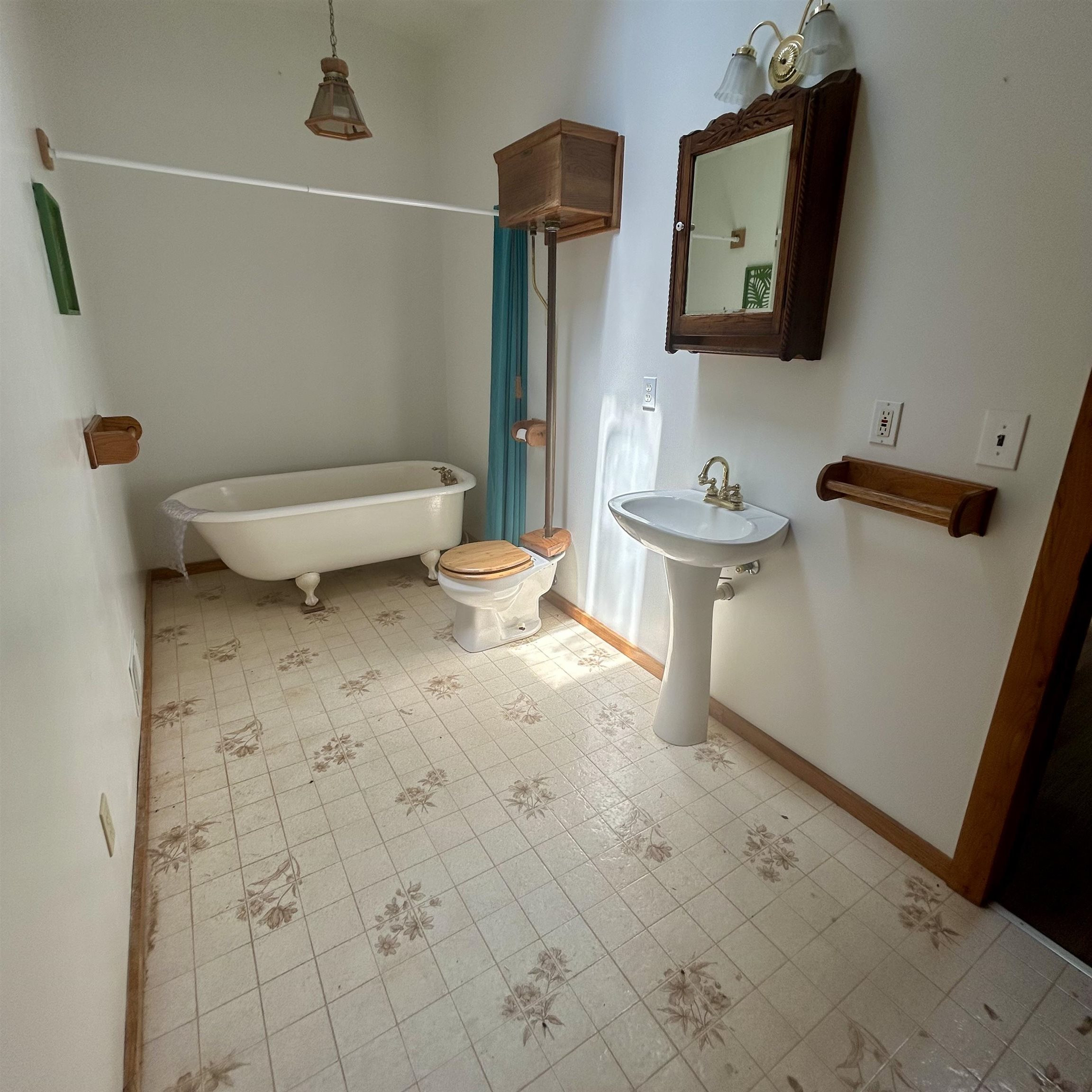 218 W Stover Road, Standish, MI 48658 — Photo 11