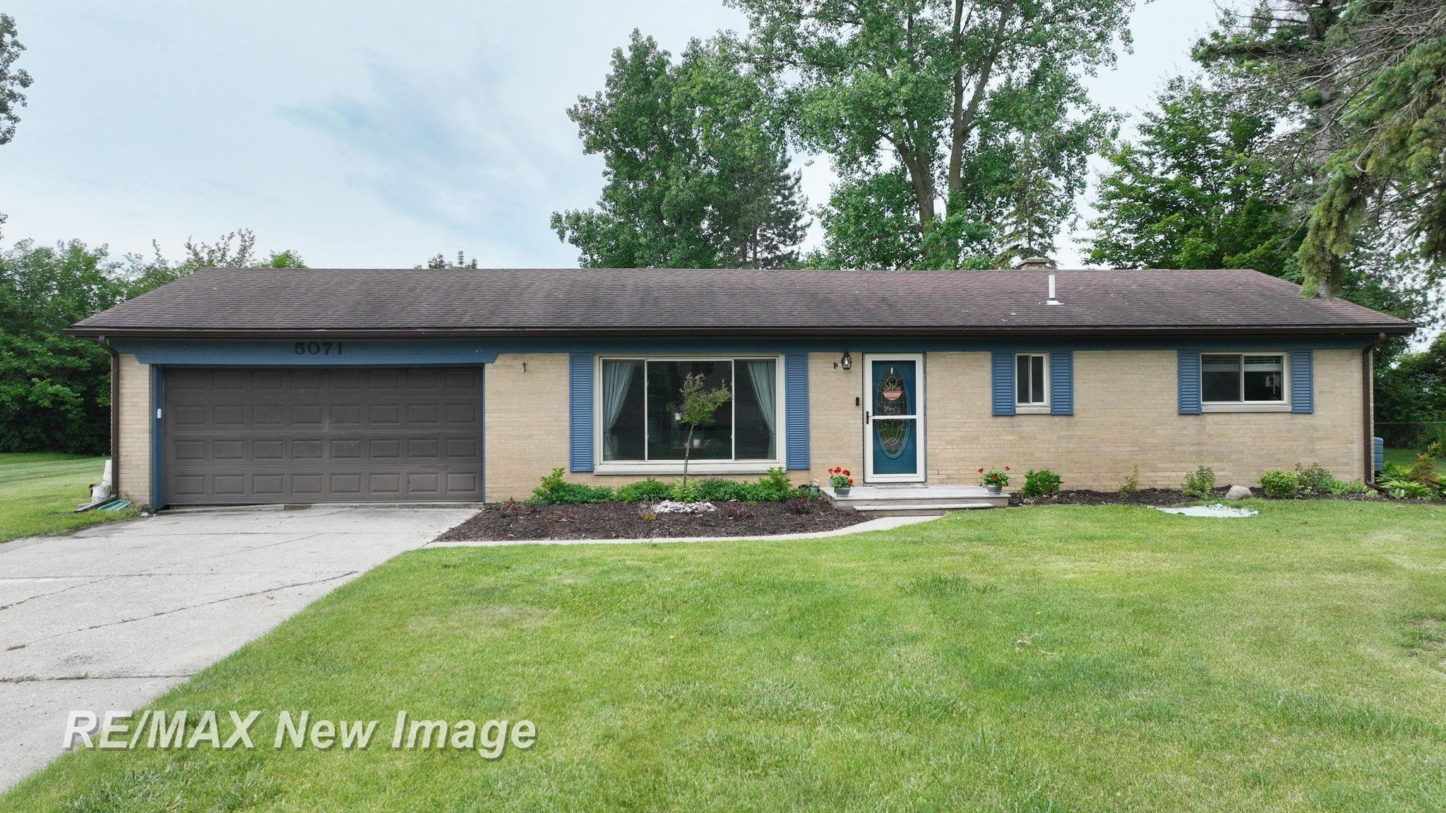 5071 Heidi Lane, Saginaw, MI 48604 — front exterior