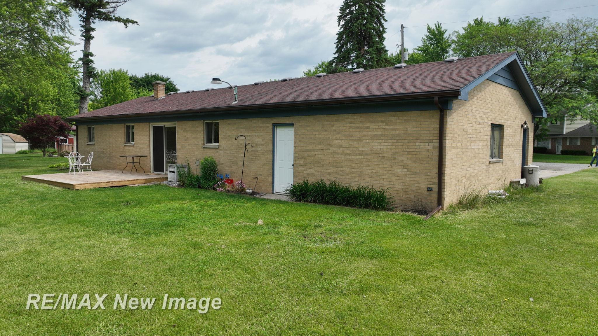 5071 Heidi Lane, Saginaw, MI 48604 — Photo 32