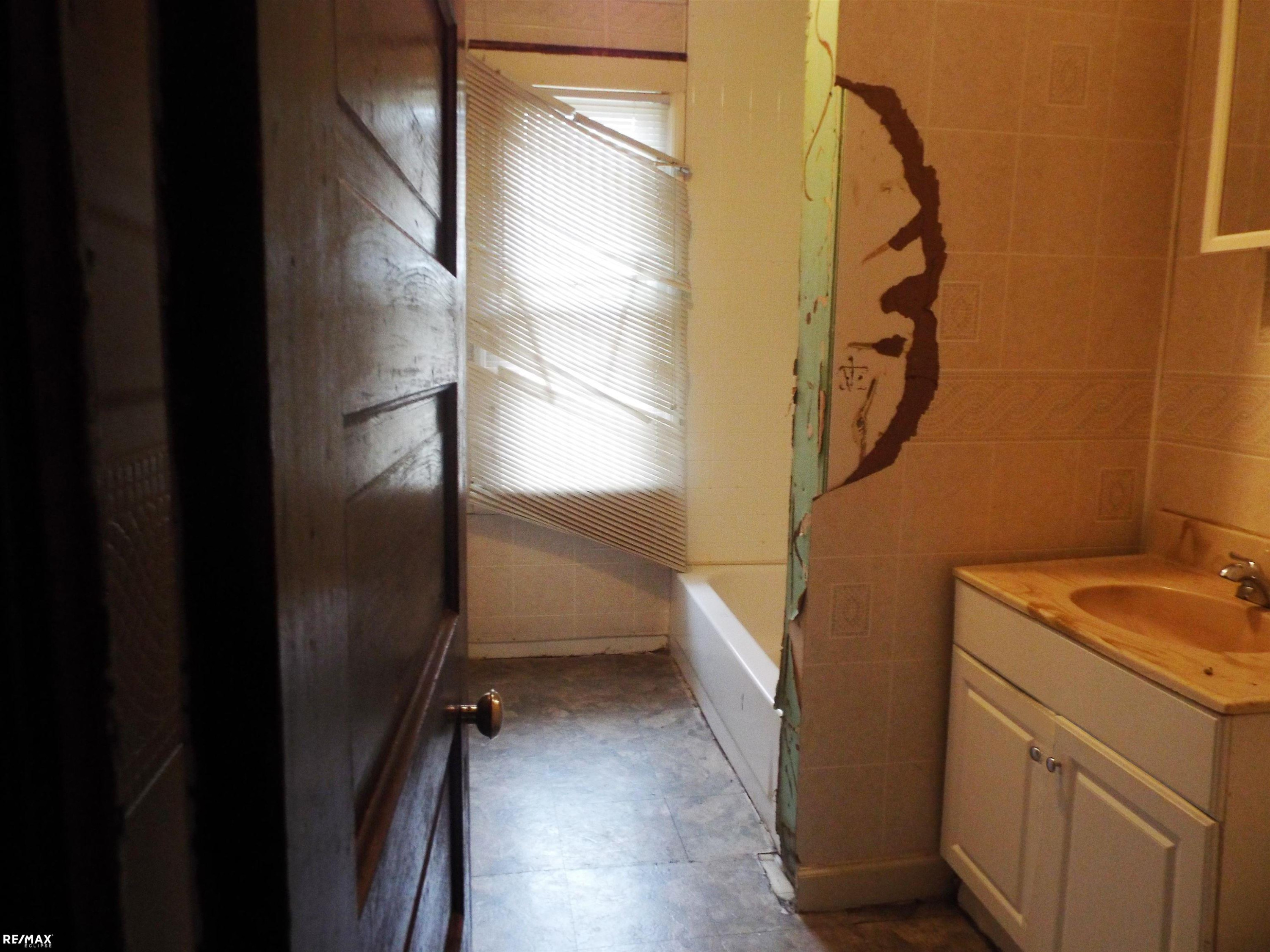 2516 Baldwin, Detroit, MI 48214 — Photo 9