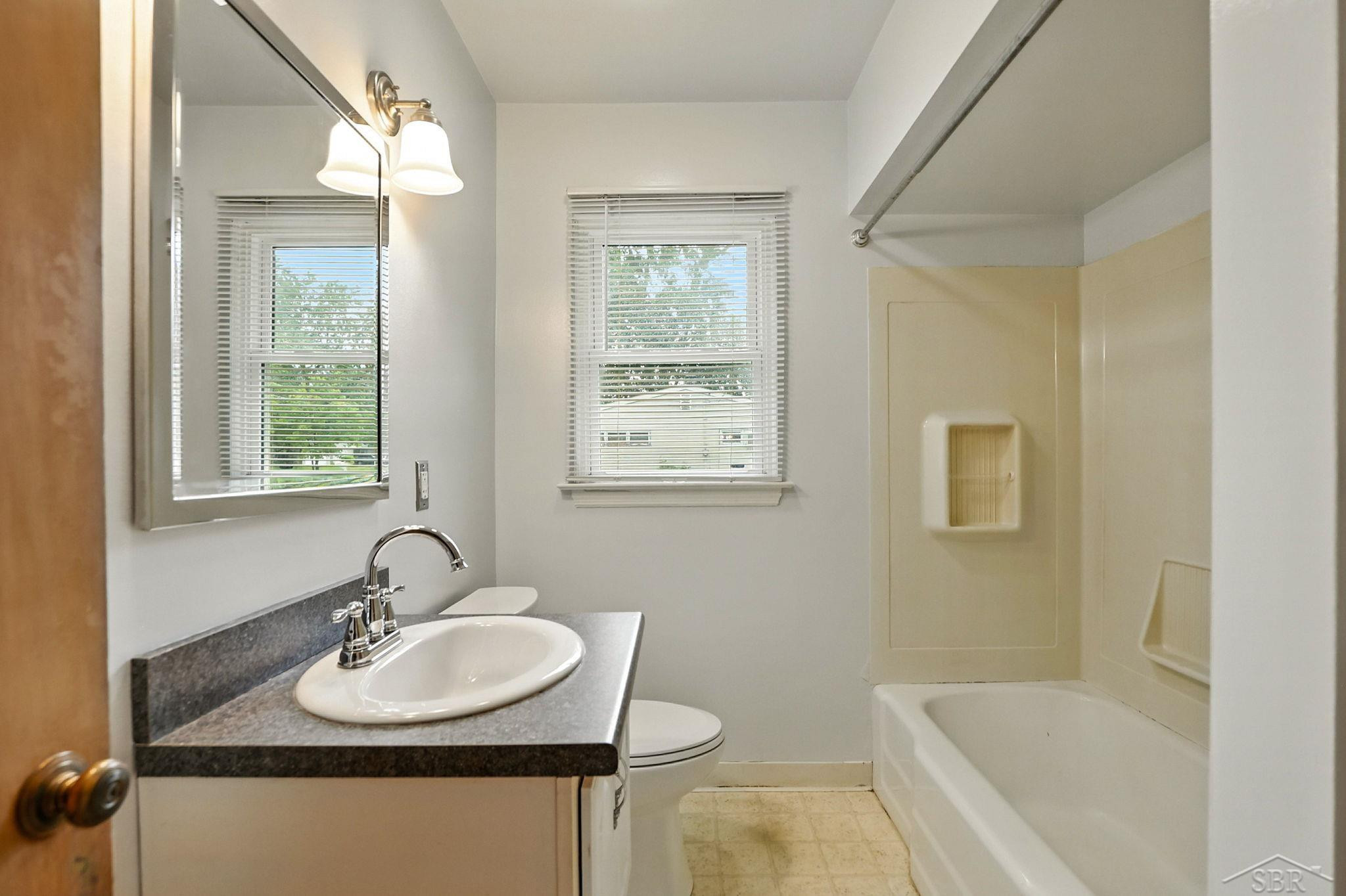 622 W Fisher Street, Saginaw, MI 48604 — Photo 17