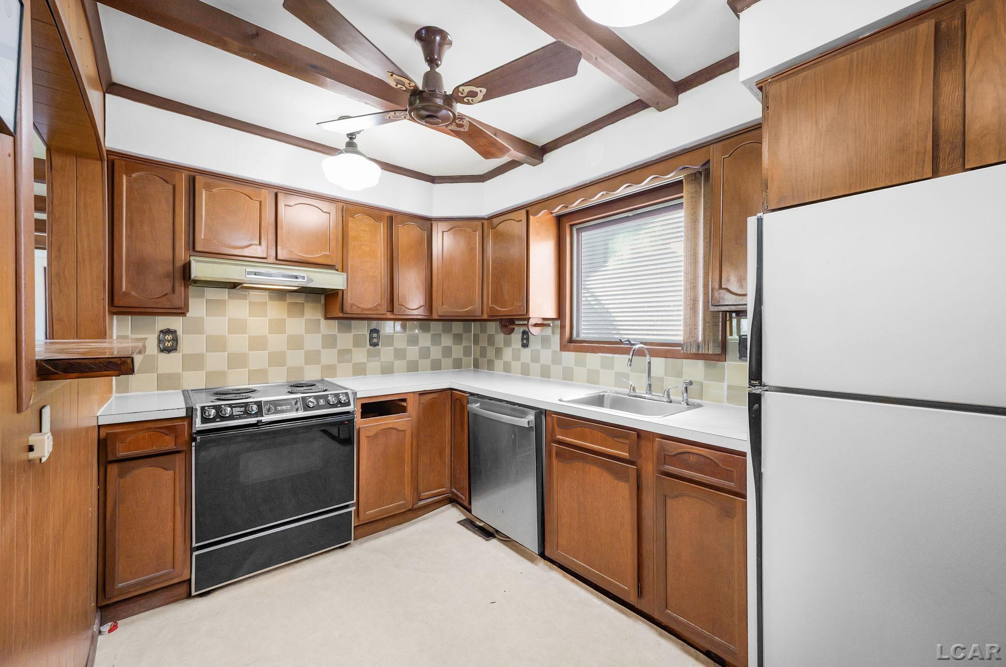 304 Giles Avenue, Blissfield, MI 49228 — Photo 3