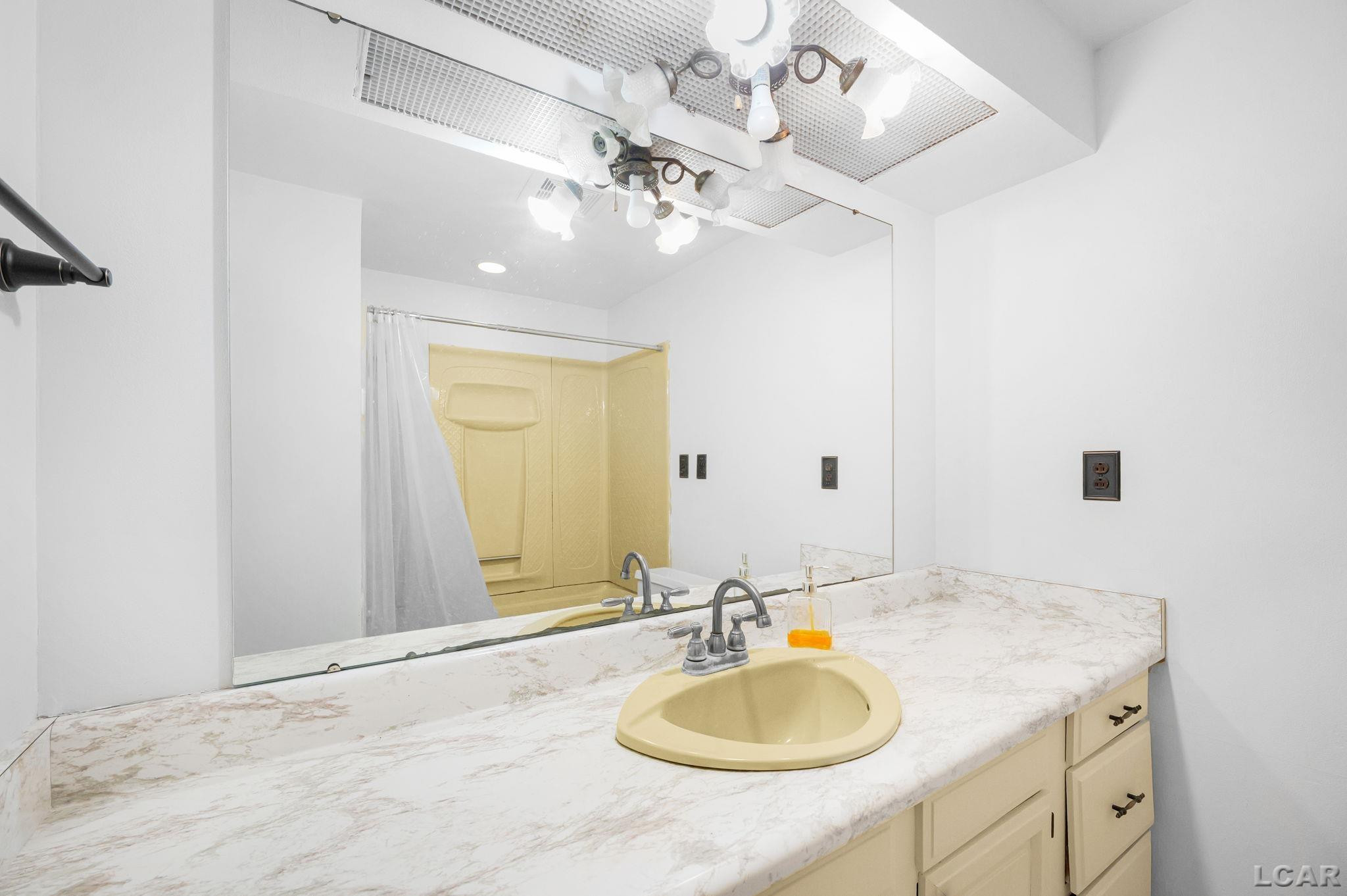 304 Giles Avenue, Blissfield, MI 49228 — Photo 9