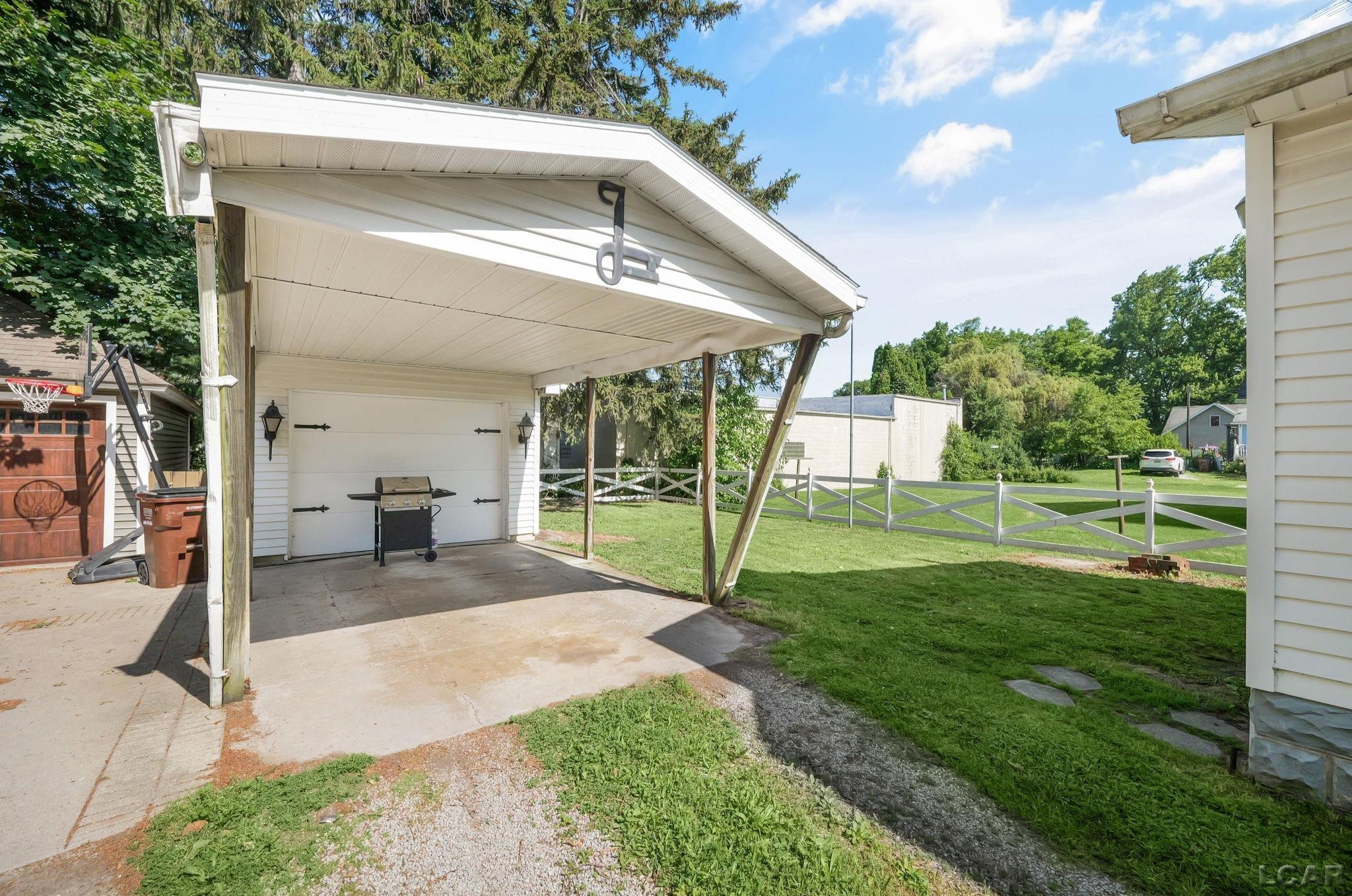 304 Giles Avenue, Blissfield, MI 49228 — Photo 17