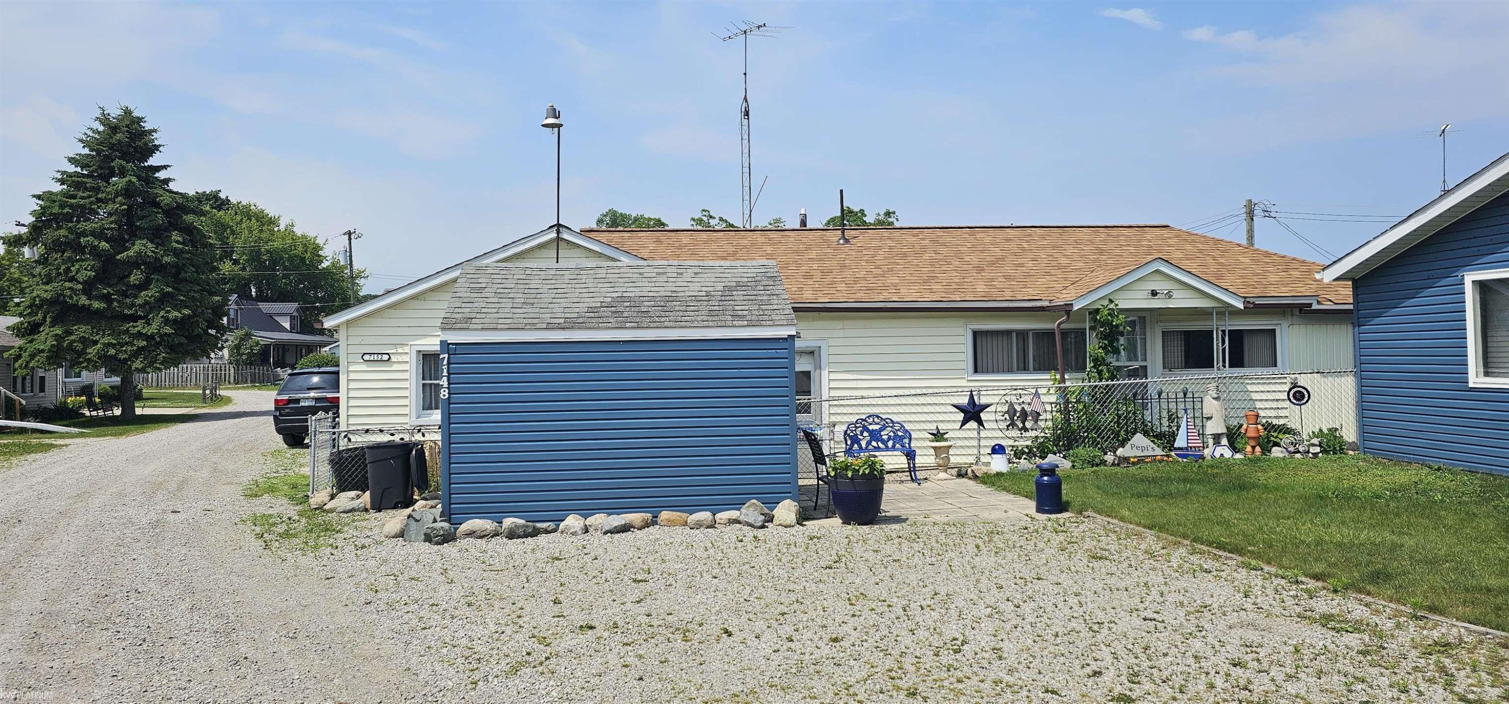 7152 Hillcrest Drive, Lakeport, MI 48059 — Photo 2