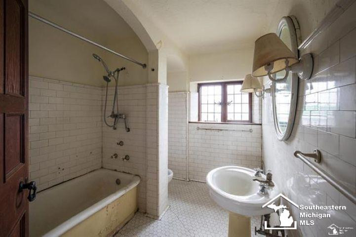 1989 W Grand Boulevard, Detroit, MI 48208 — Photo 15