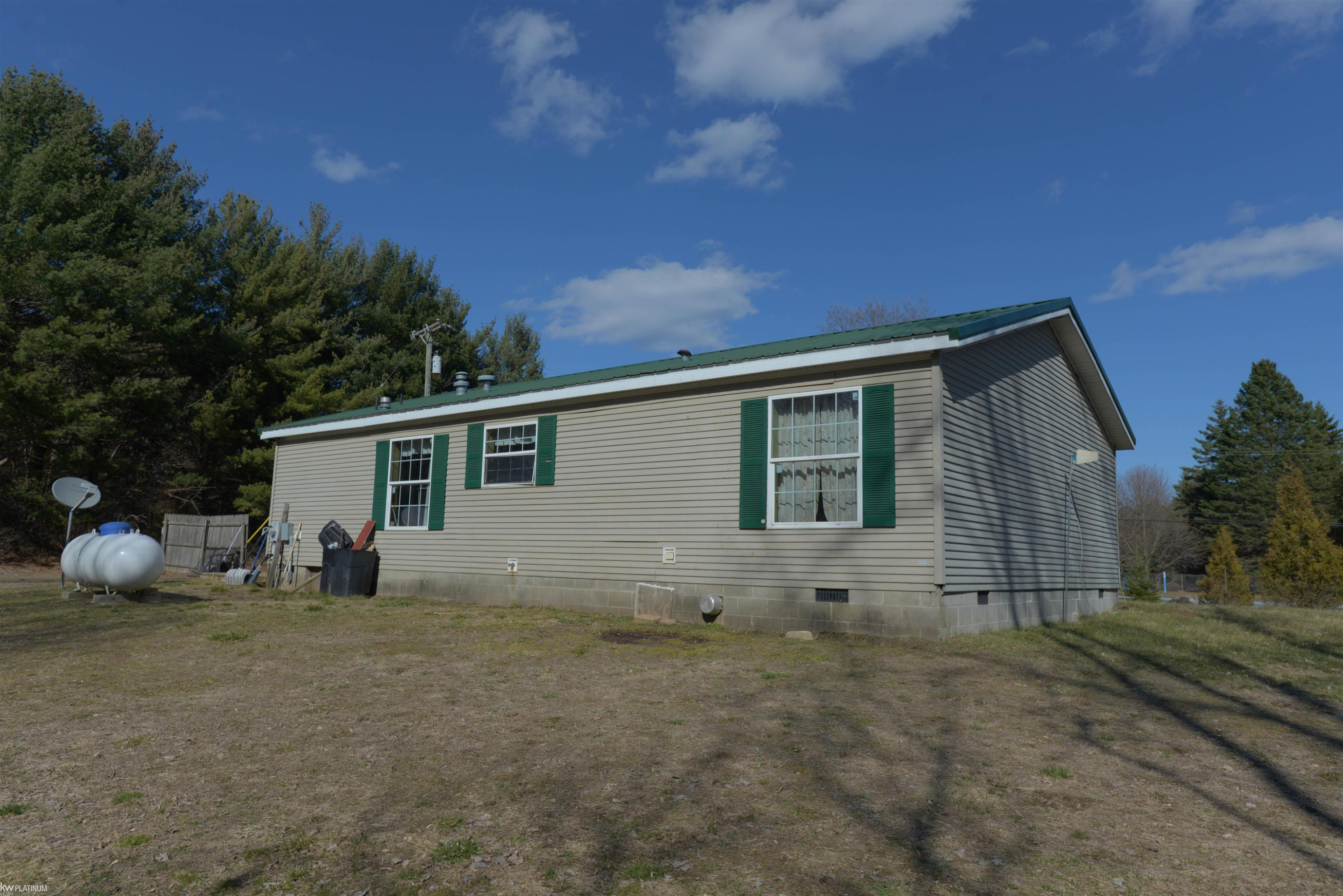 3679 Lakeshore Road, Deckerville, MI 48427 — Photo 3