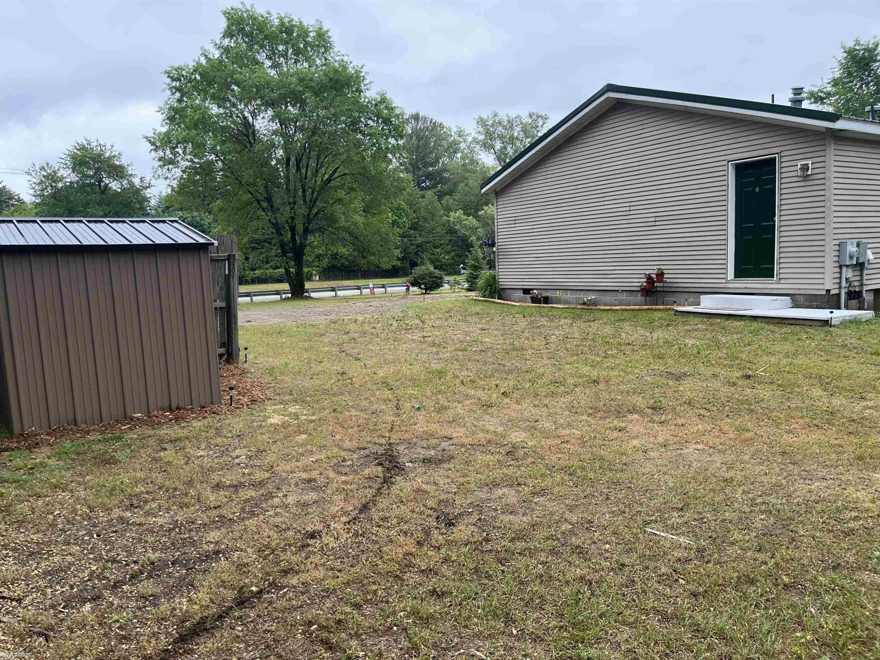 3679 Lakeshore Road, Deckerville, MI 48427 — Photo 4