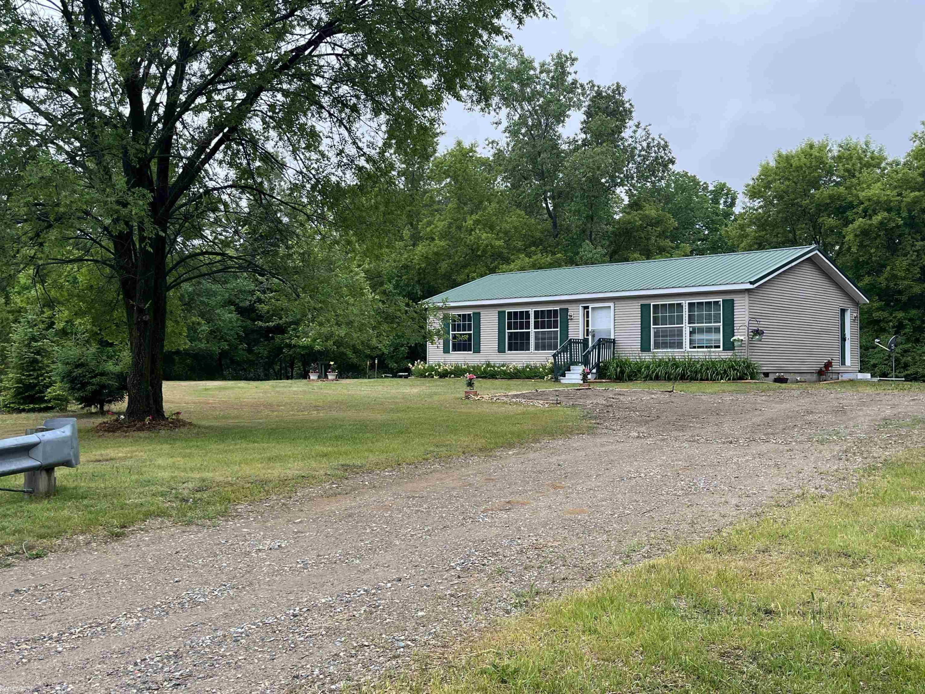 3679 Lakeshore Road, Deckerville, MI 48427 — Photo 40