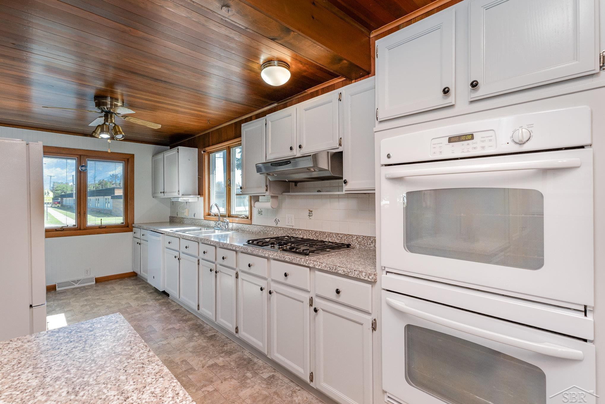 250 N Pine Street, Hemlock, MI 48626 — Photo 6