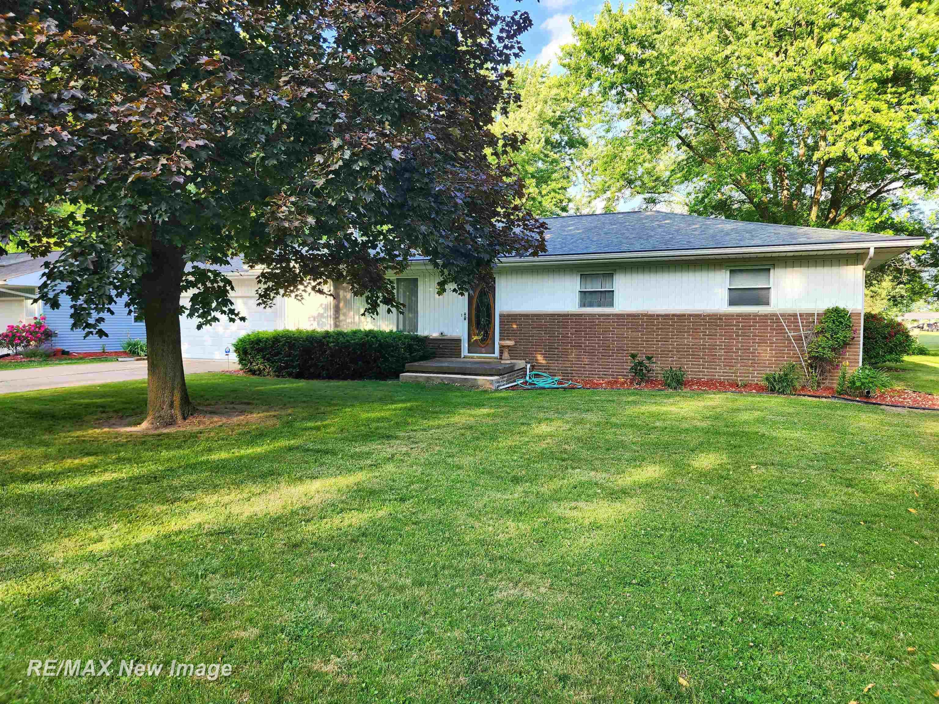 504 Abingdon Street, Chesaning, MI 48616 — front exterior