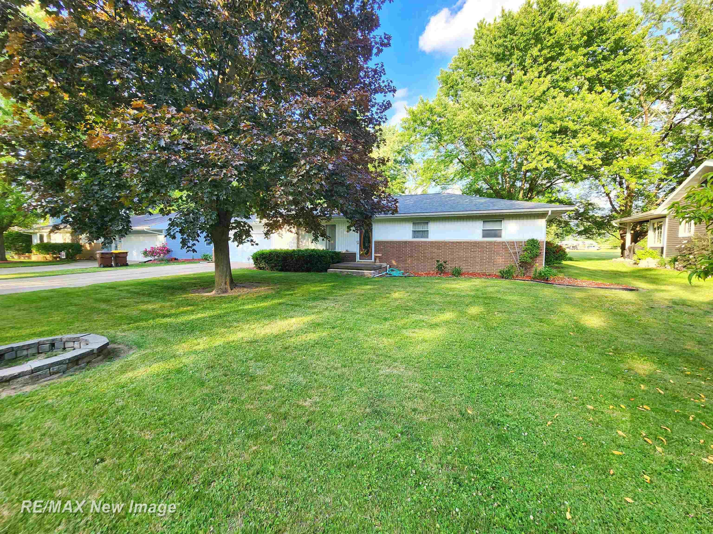504 Abingdon Street, Chesaning, MI 48616 — Photo 2