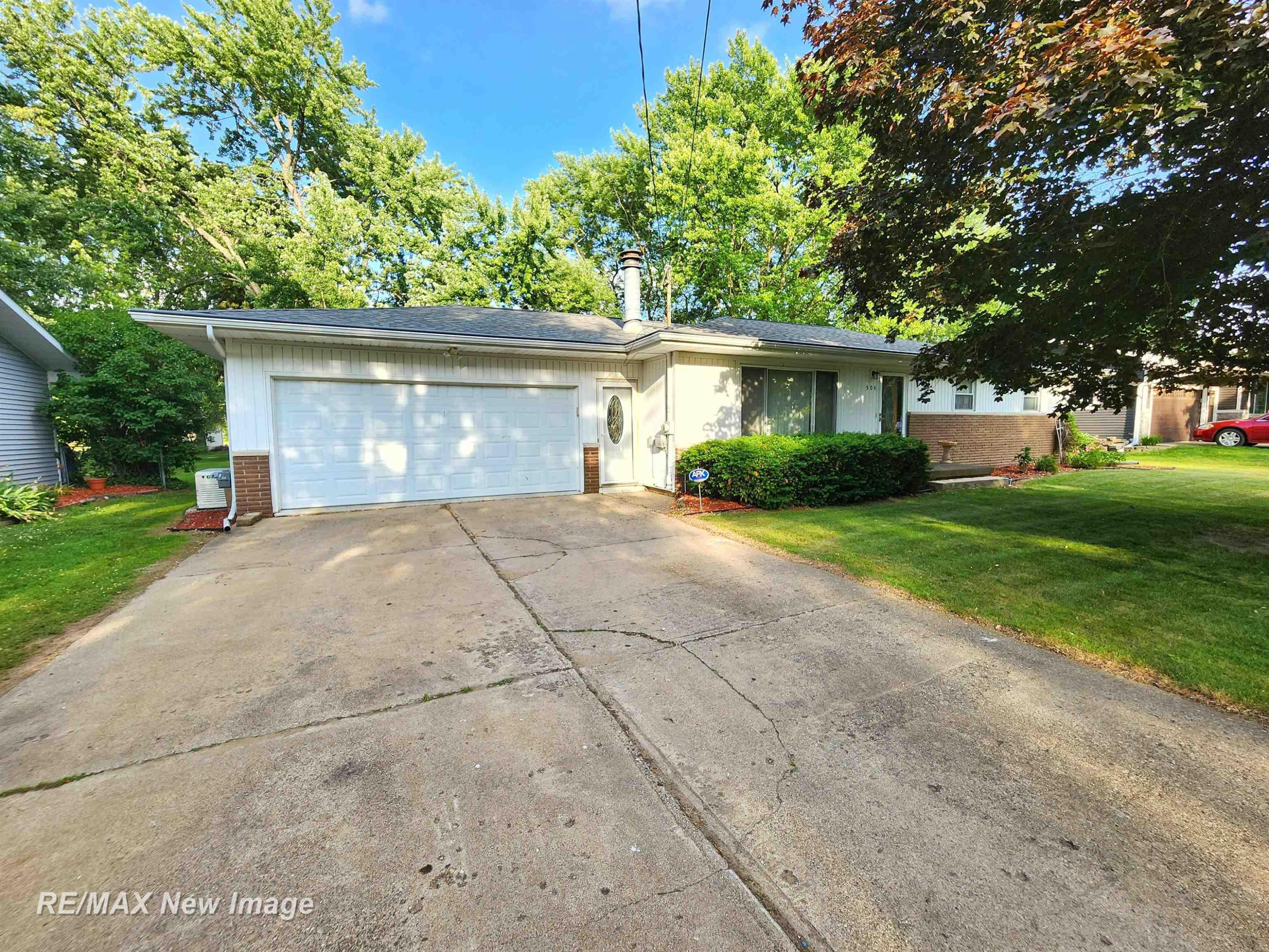 504 Abingdon Street, Chesaning, MI 48616 — Photo 3