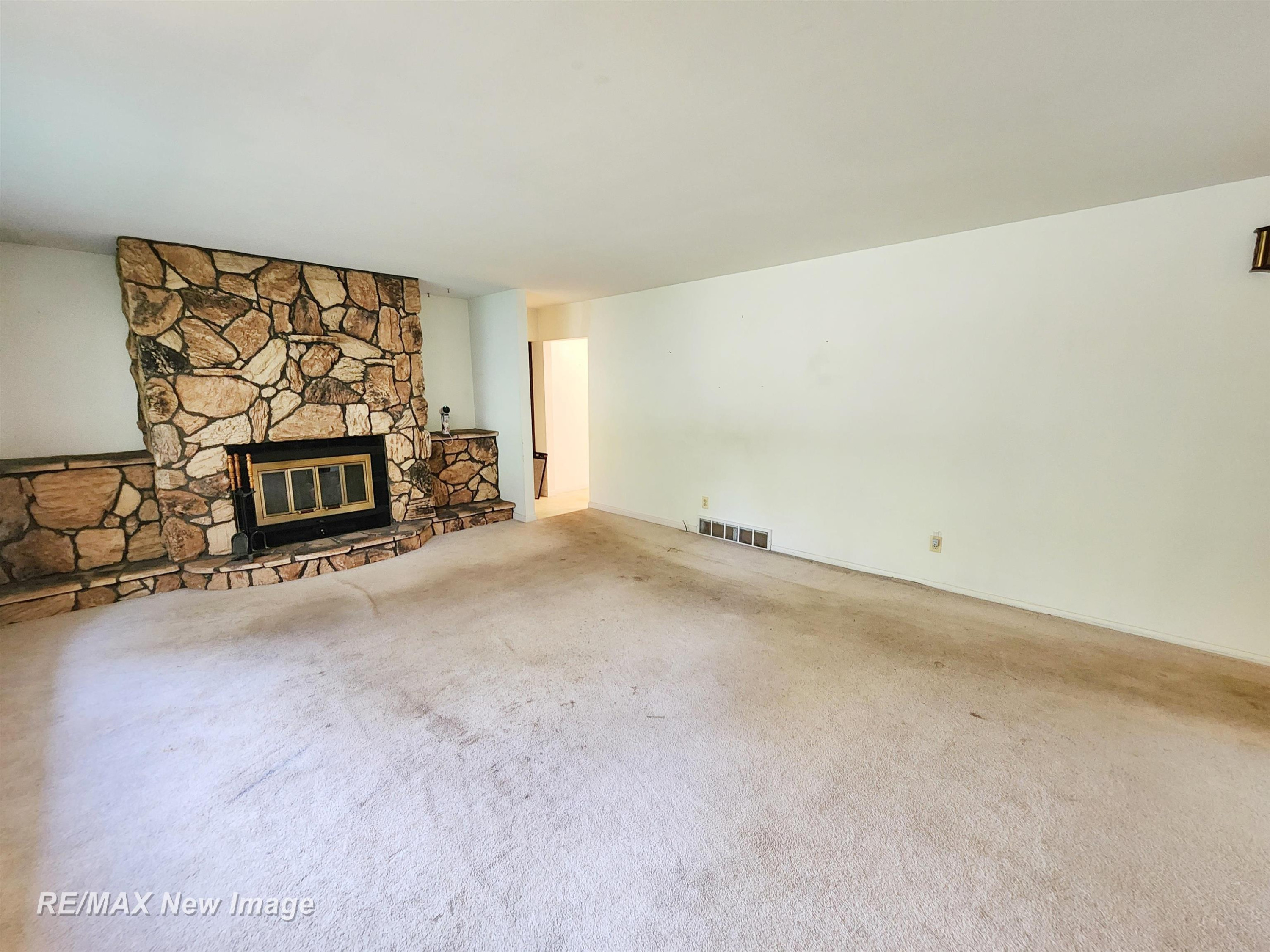 504 Abingdon Street, Chesaning, MI 48616 — Photo 5
