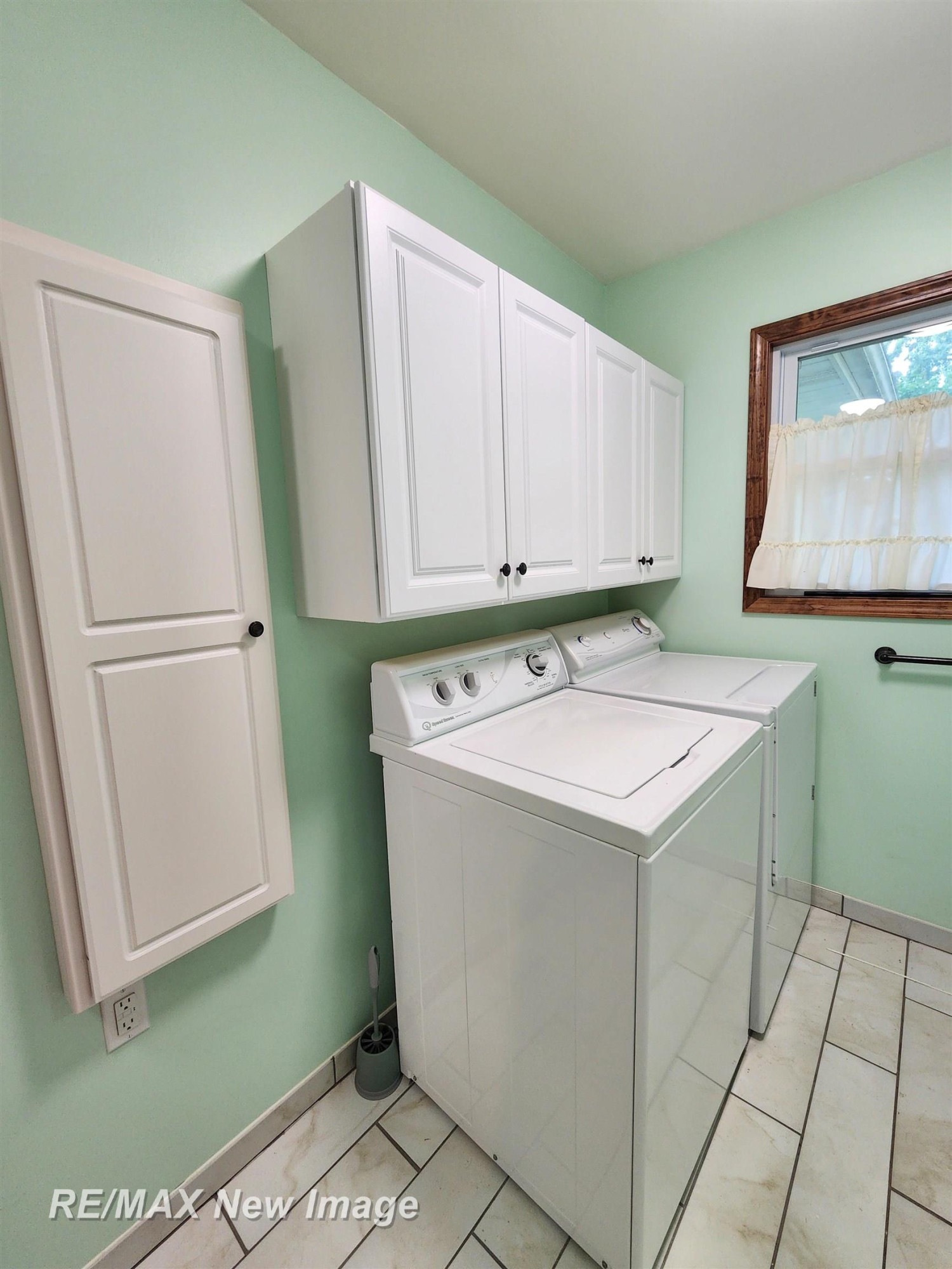 504 Abingdon Street, Chesaning, MI 48616 — Photo 18