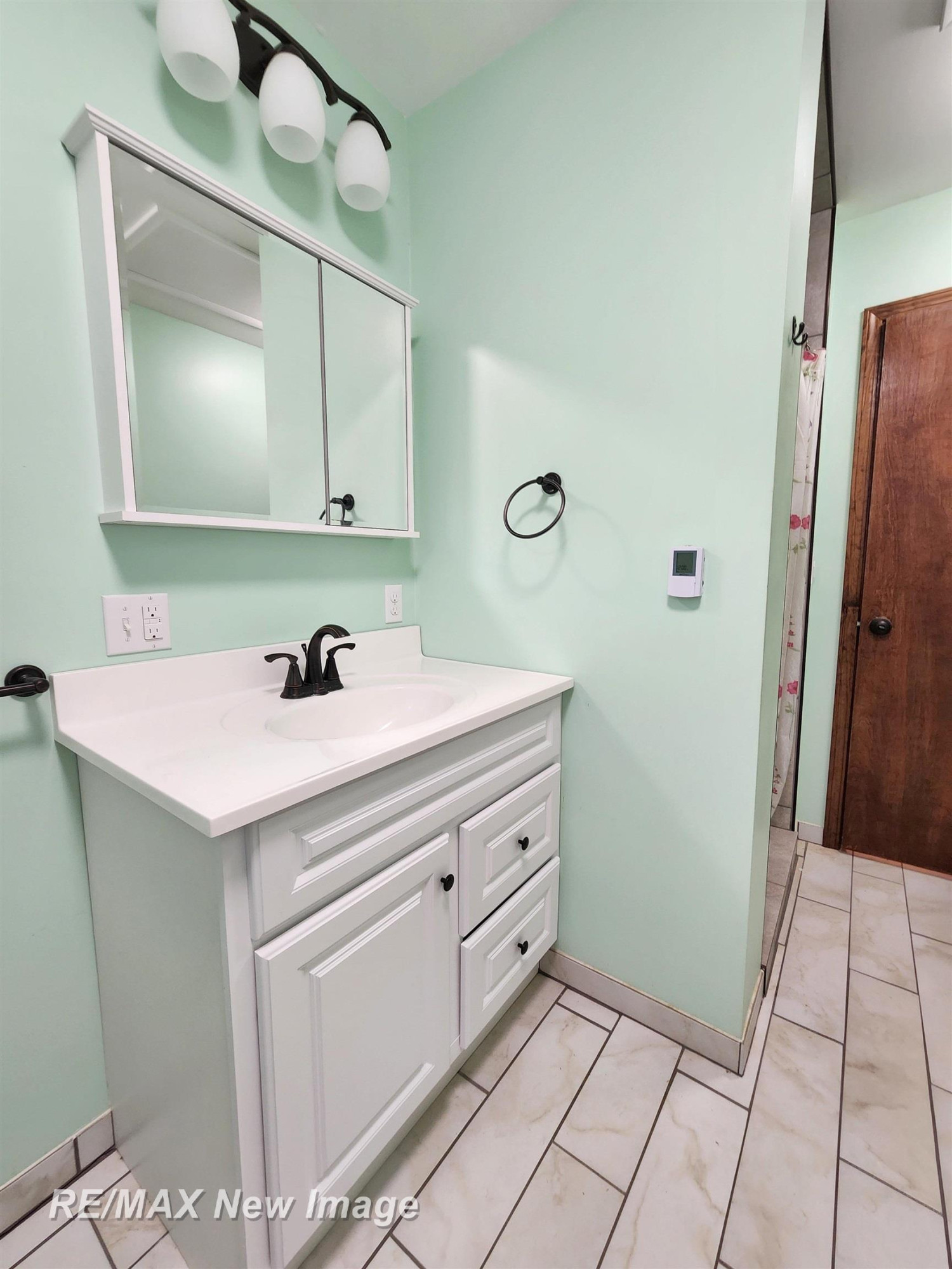 504 Abingdon Street, Chesaning, MI 48616 — Photo 19