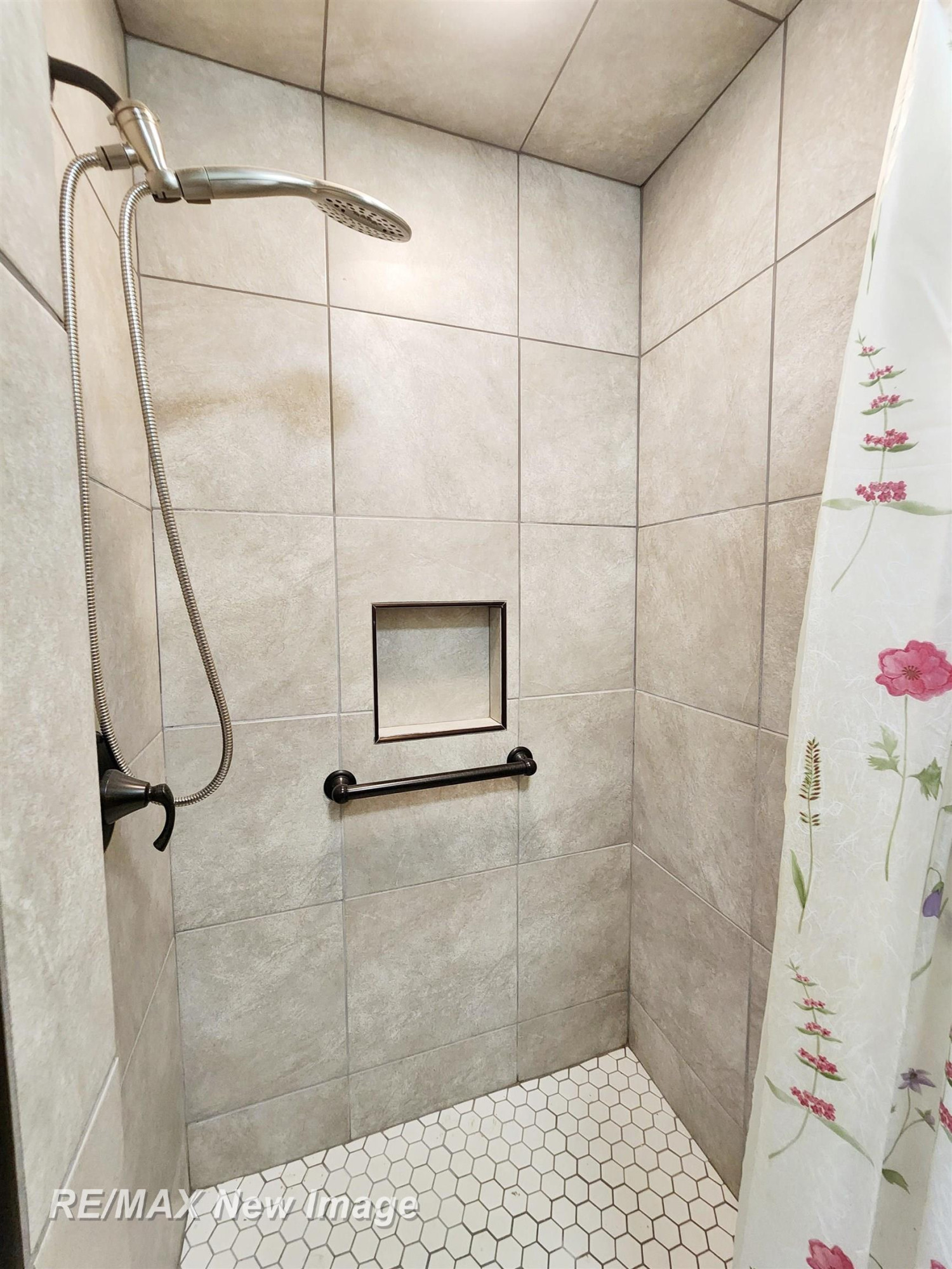 504 Abingdon Street, Chesaning, MI 48616 — Photo 20