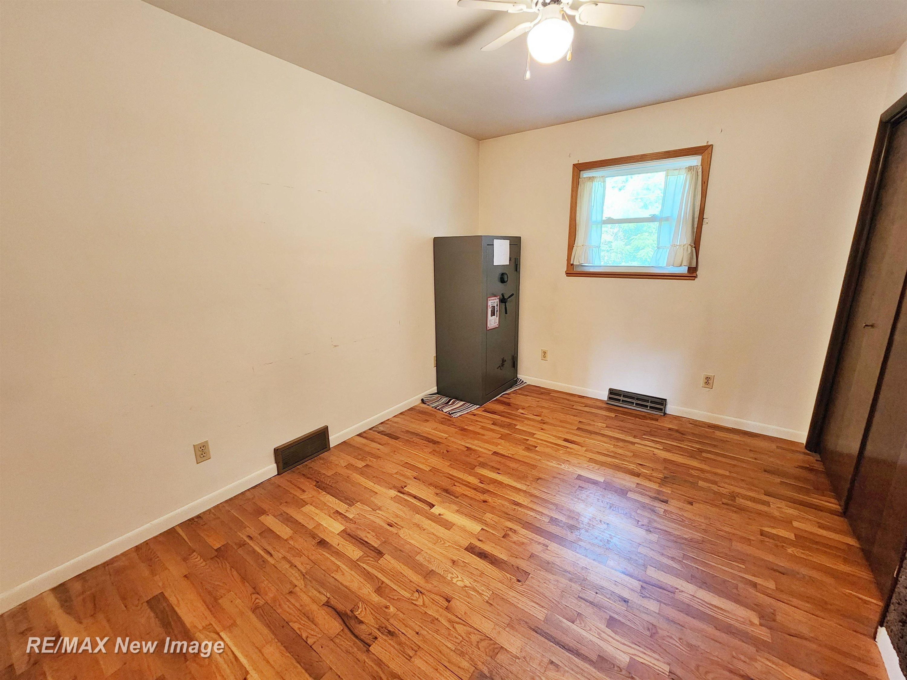 504 Abingdon Street, Chesaning, MI 48616 — Photo 25